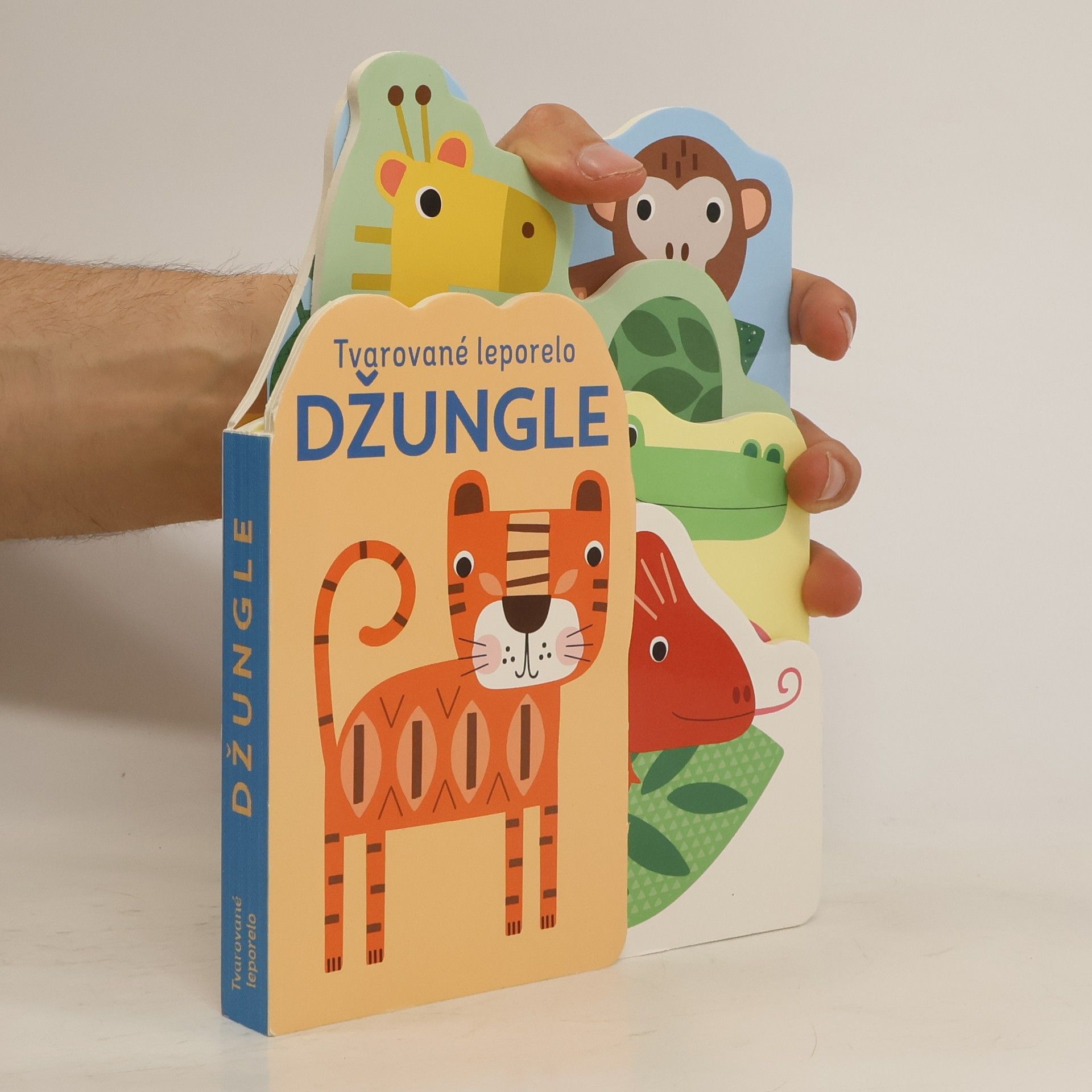 Sally Payne Jungle. Tvarované leporelo. Džungle