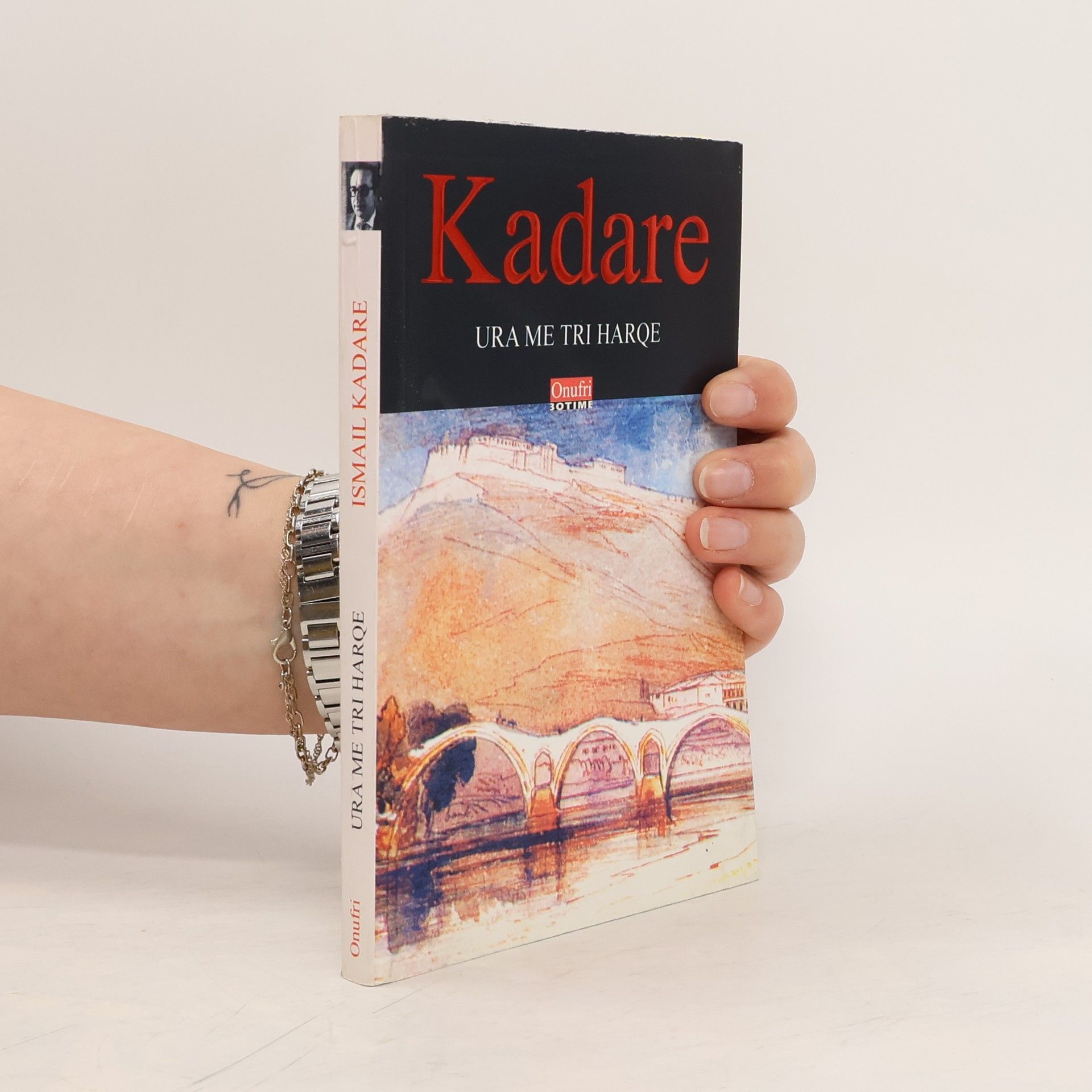 Ismail Kadare Ura me tri harqe