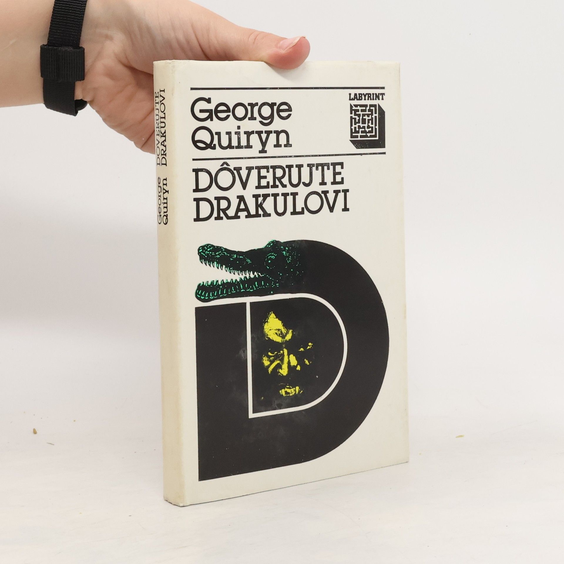 George Quiryn Dôverujte Drakulovi