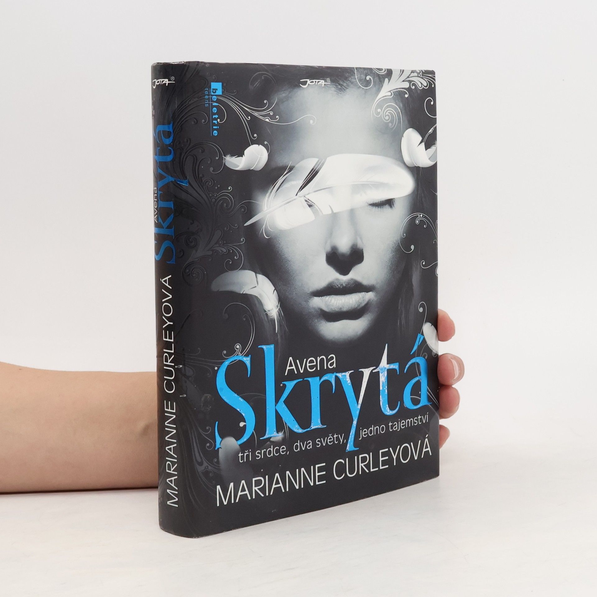 Marianne Curley Avena. Skrytá