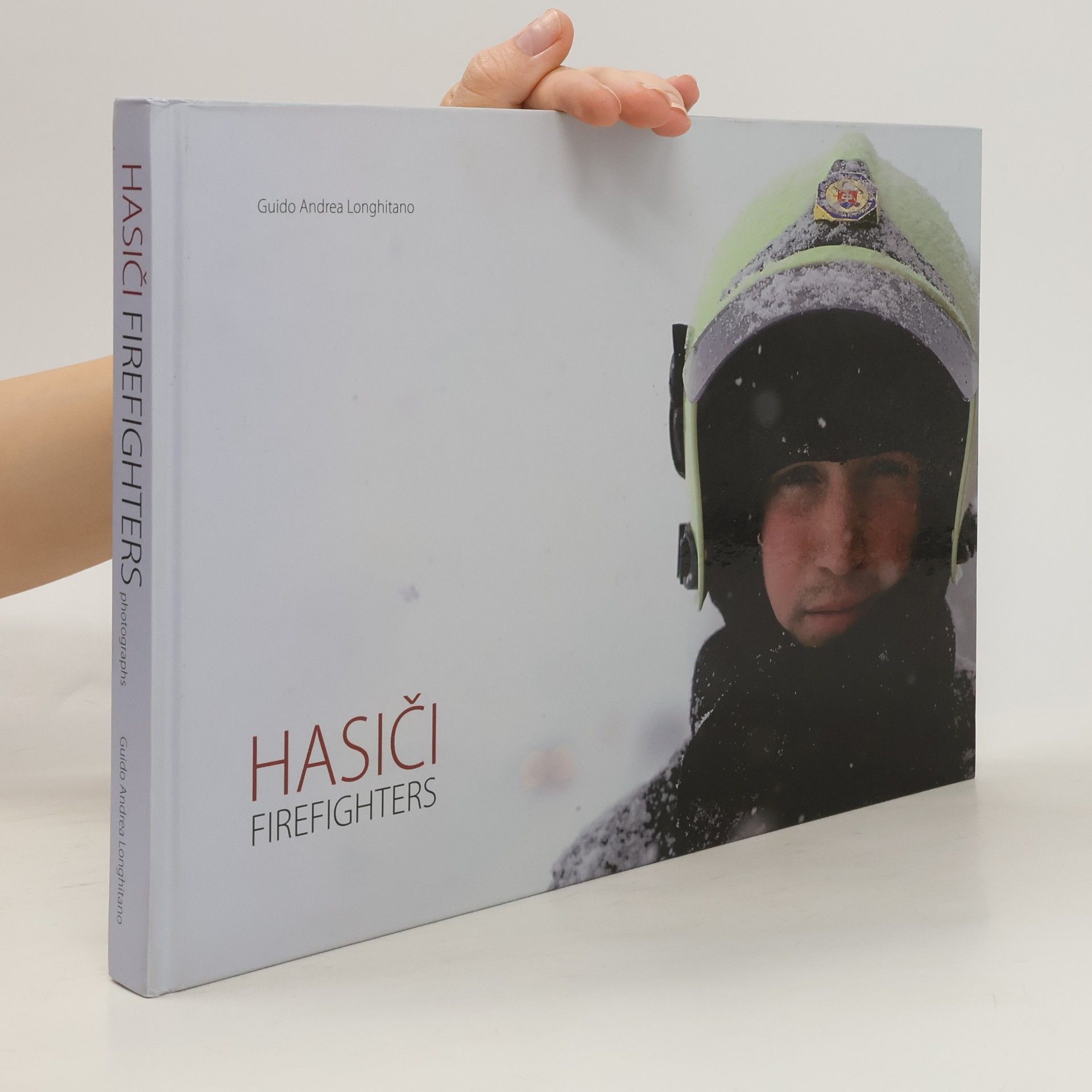 Guido Andrea Longhitano Hasiči = Firefighters