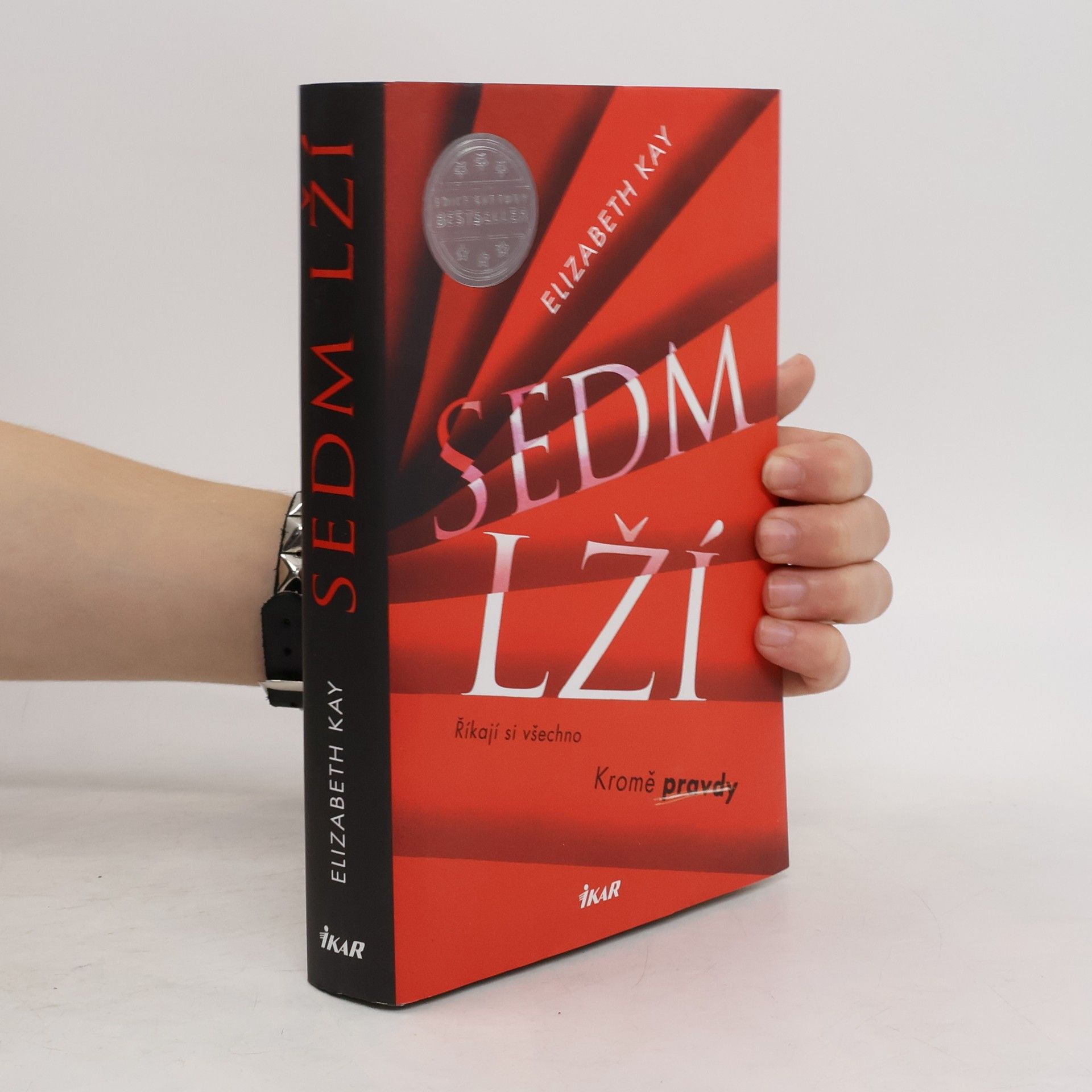 Elizabeth Kay Sedm lží