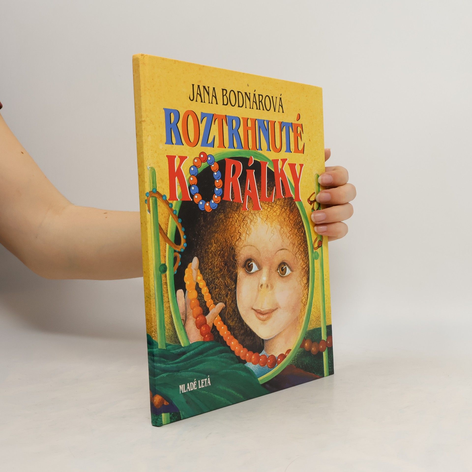 Jana Bodnárová Roztrhnuté korálky