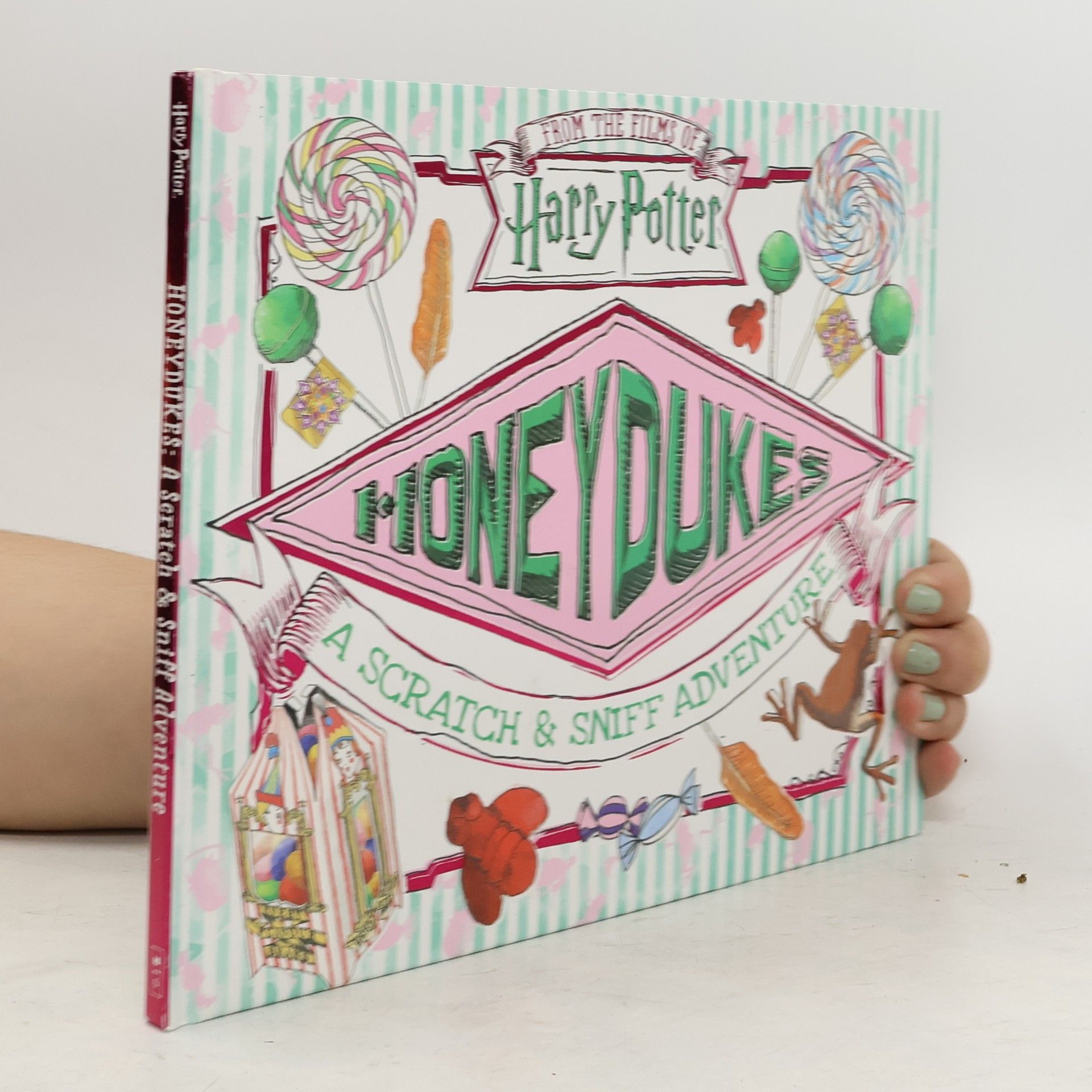 Daphne Pendergrass Honeydukes: A Scratch & Sniff Adventure