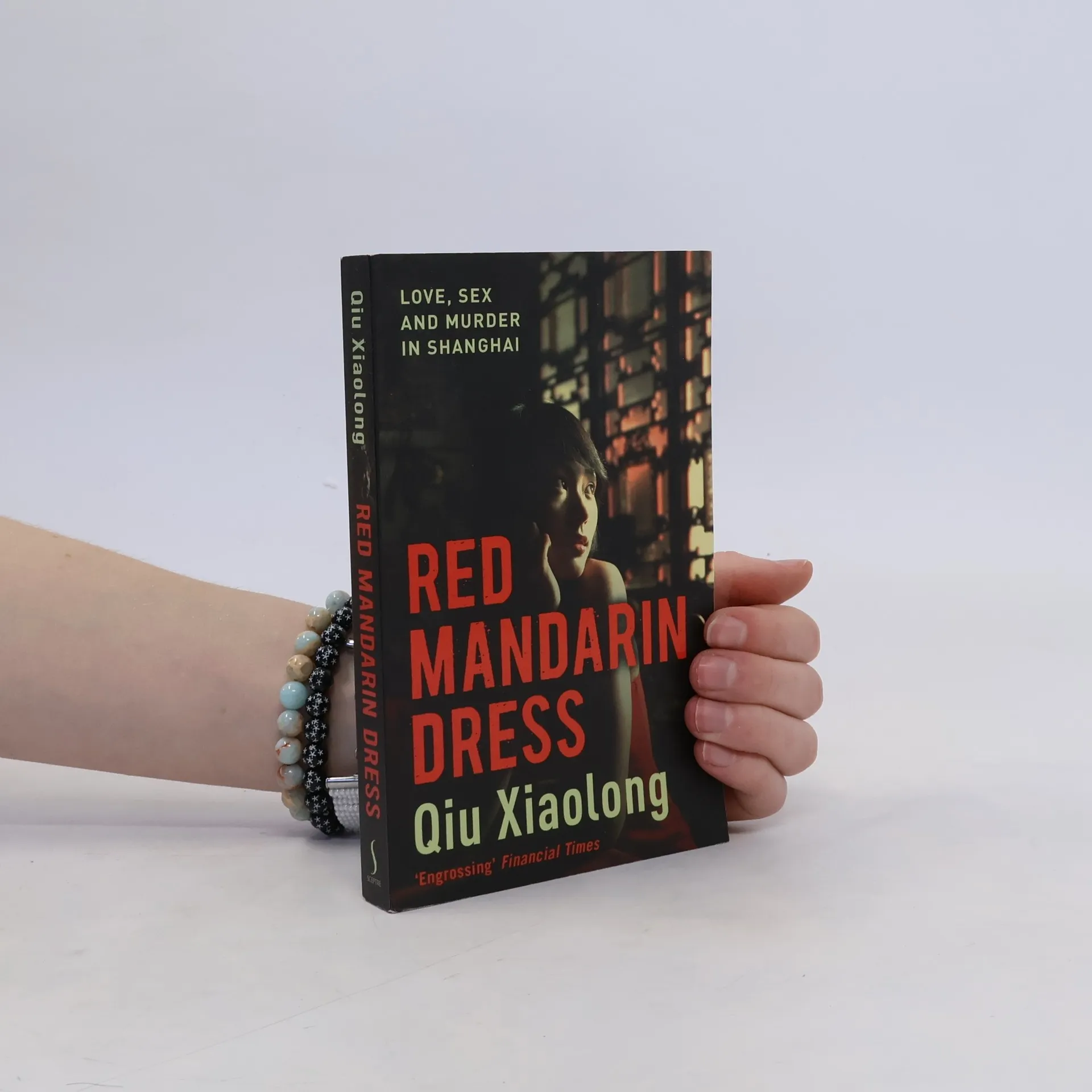 Red Mandarin Dress | Libro | In brossura | Xiaolong Qiu | EN