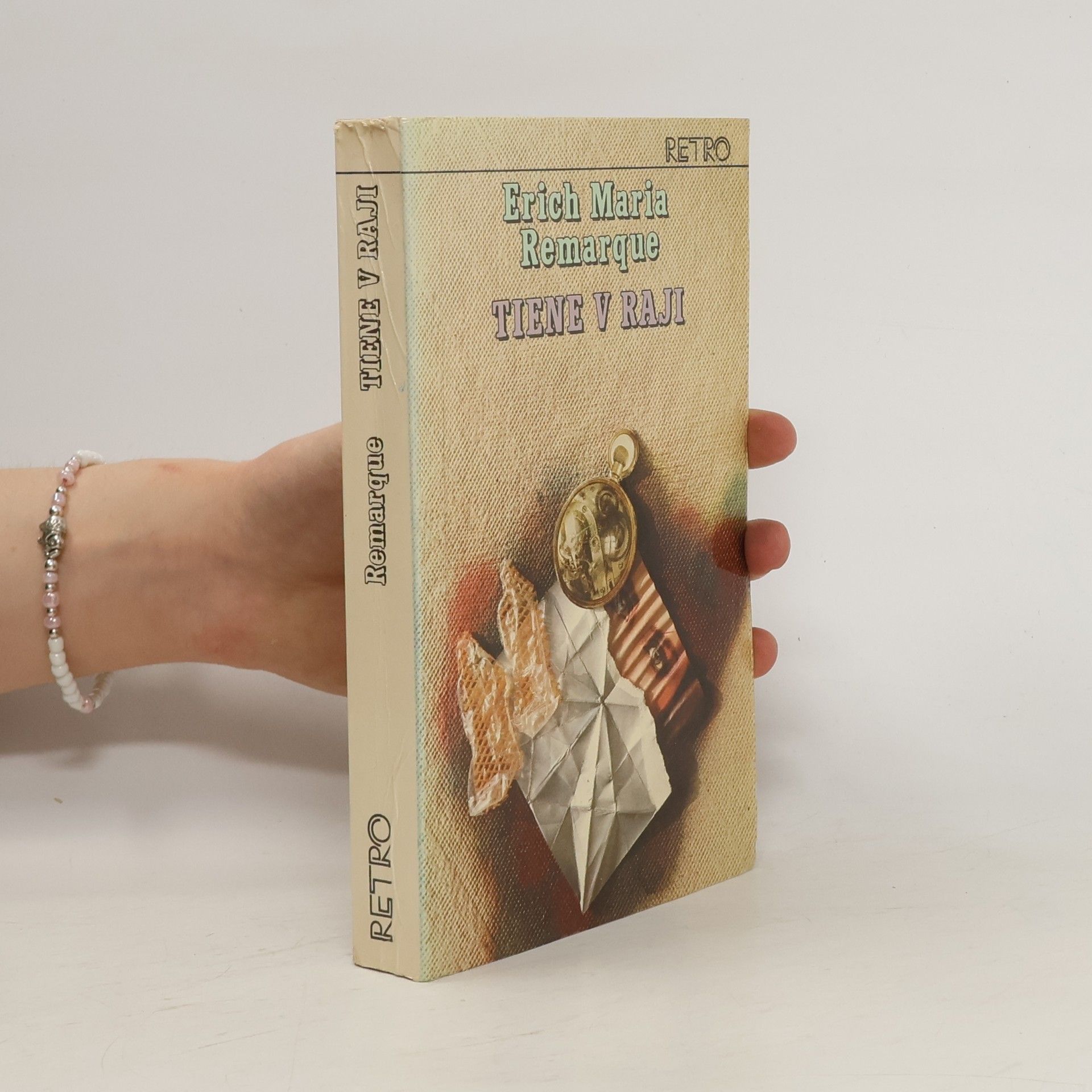 Erich Maria Remarque Tiene v raji