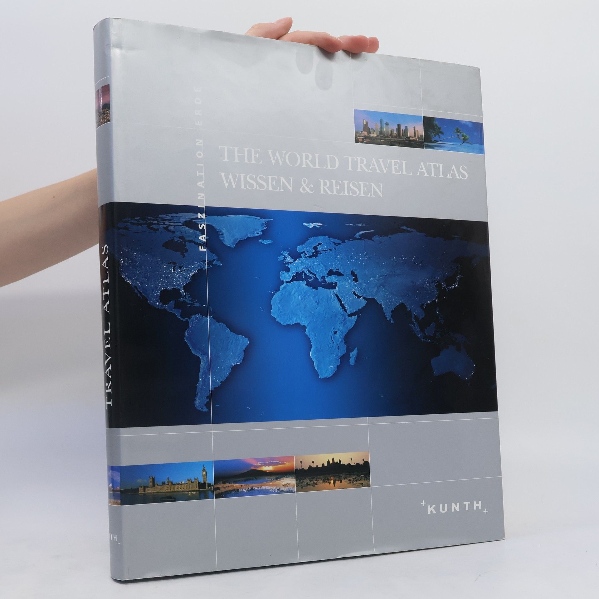 Manuela Blisse The world travel atlas