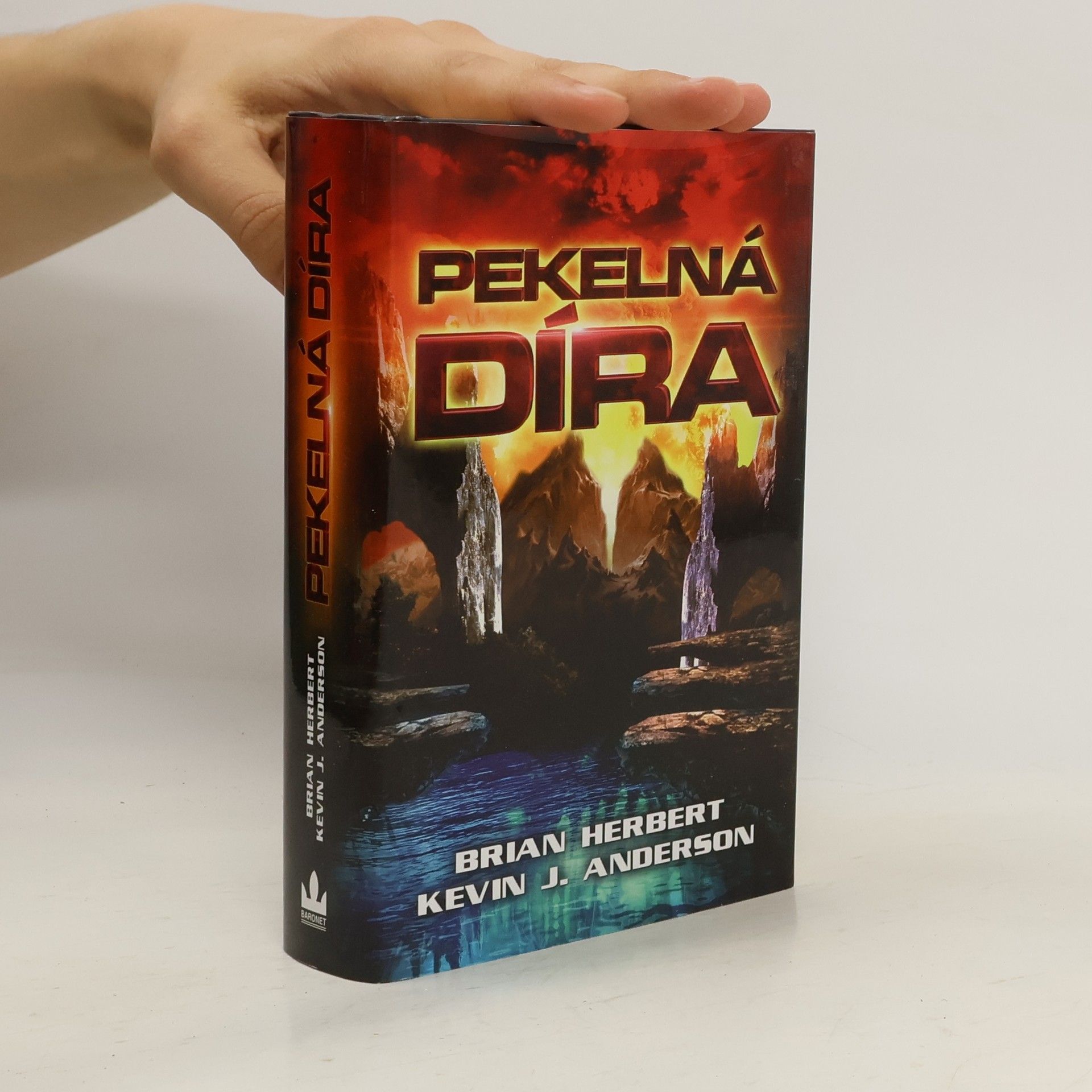Brian Herbert Pekelná díra