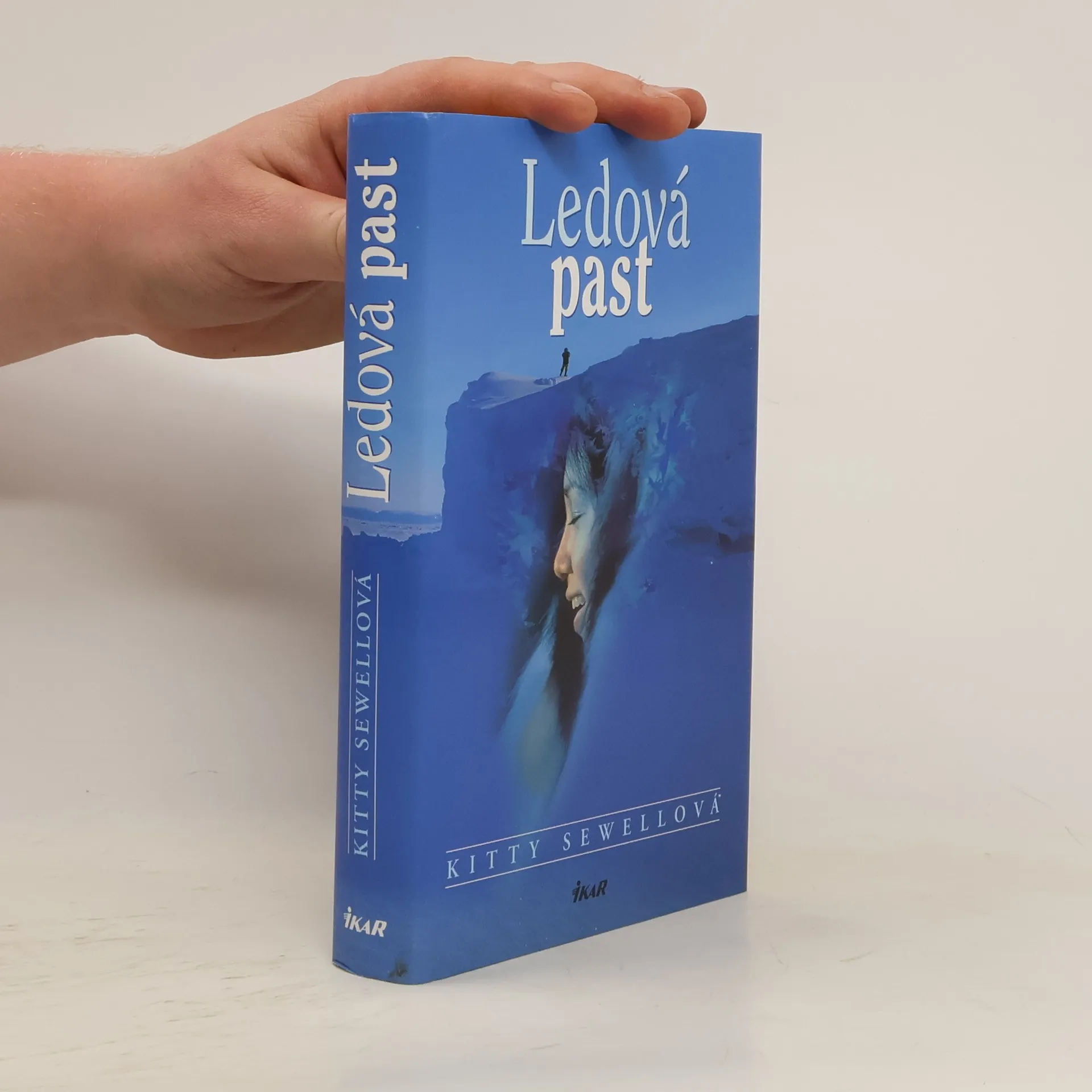 Ledová past | Kniha | Kitty Sewell | CS