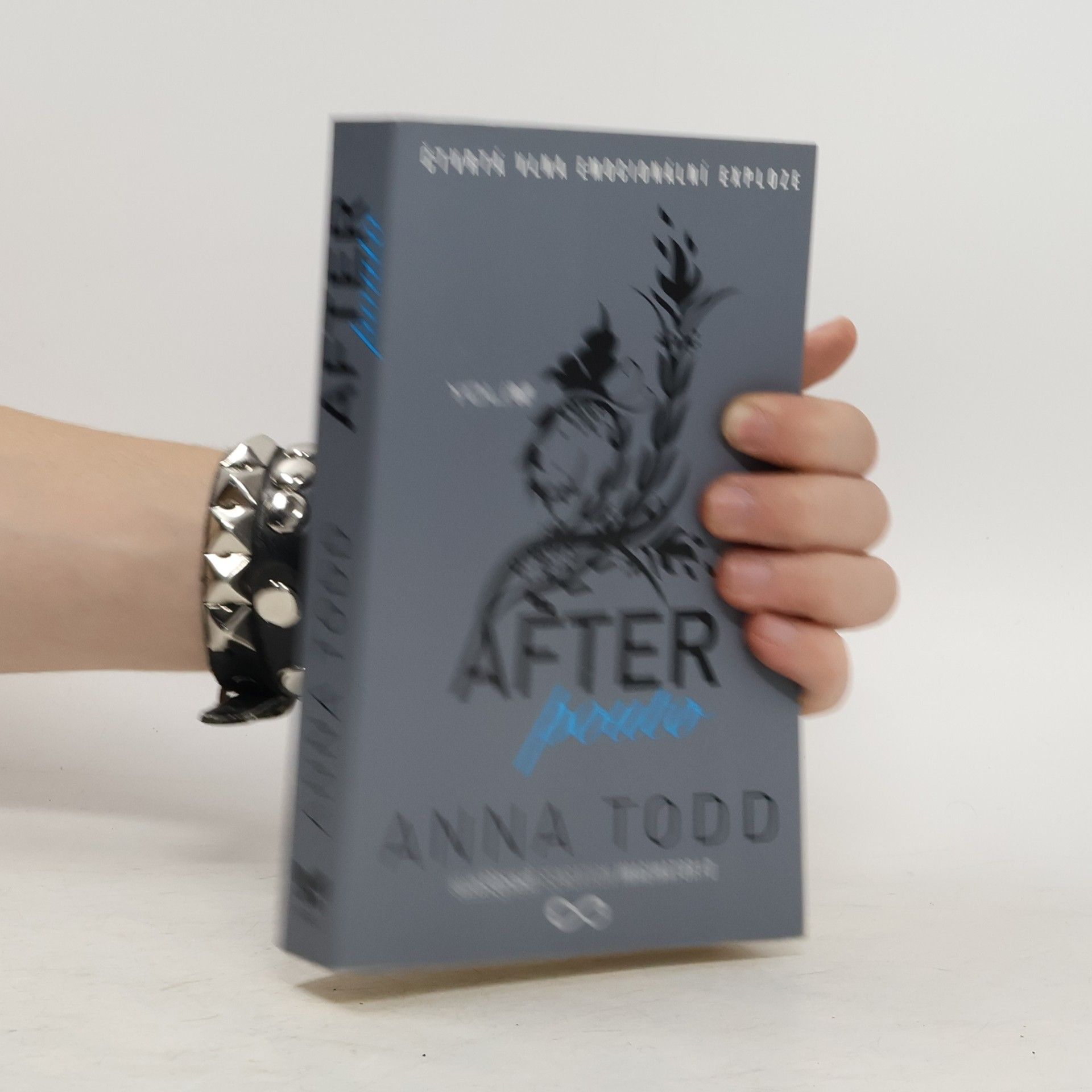 Anna Todd After. Pouto