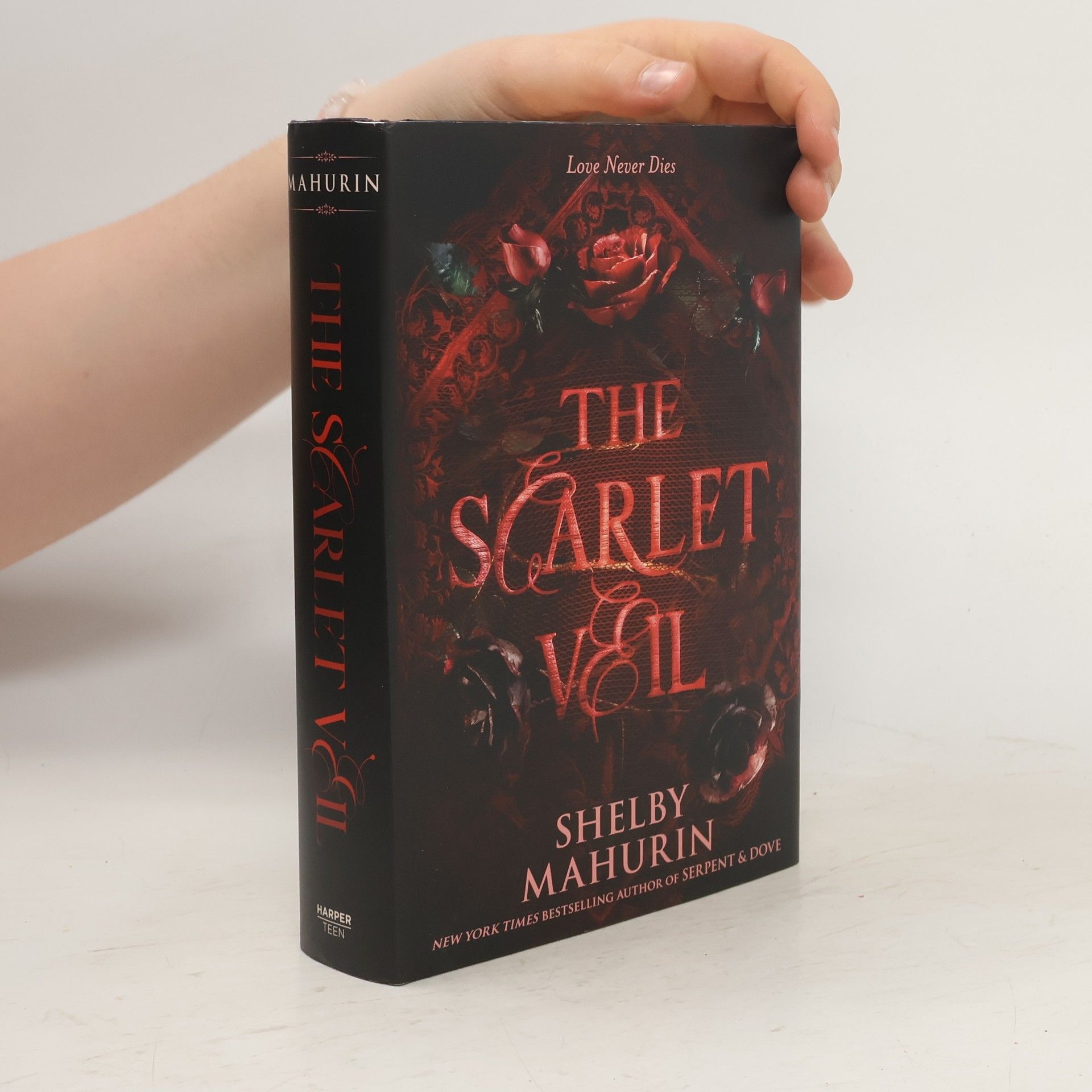 Shelby Mahurin The Scarlet Veil