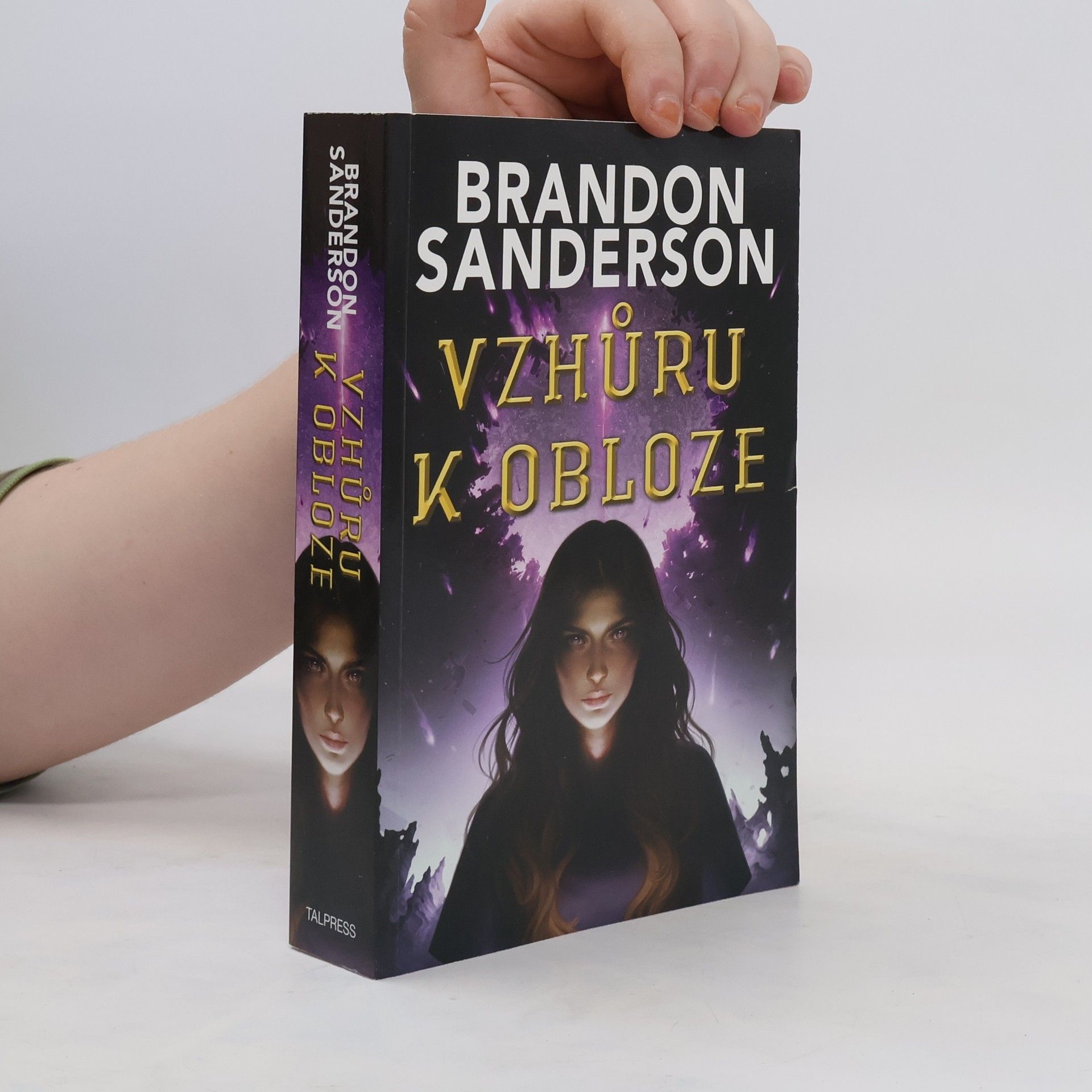 Brandon Sanderson Vzhůru k obloze