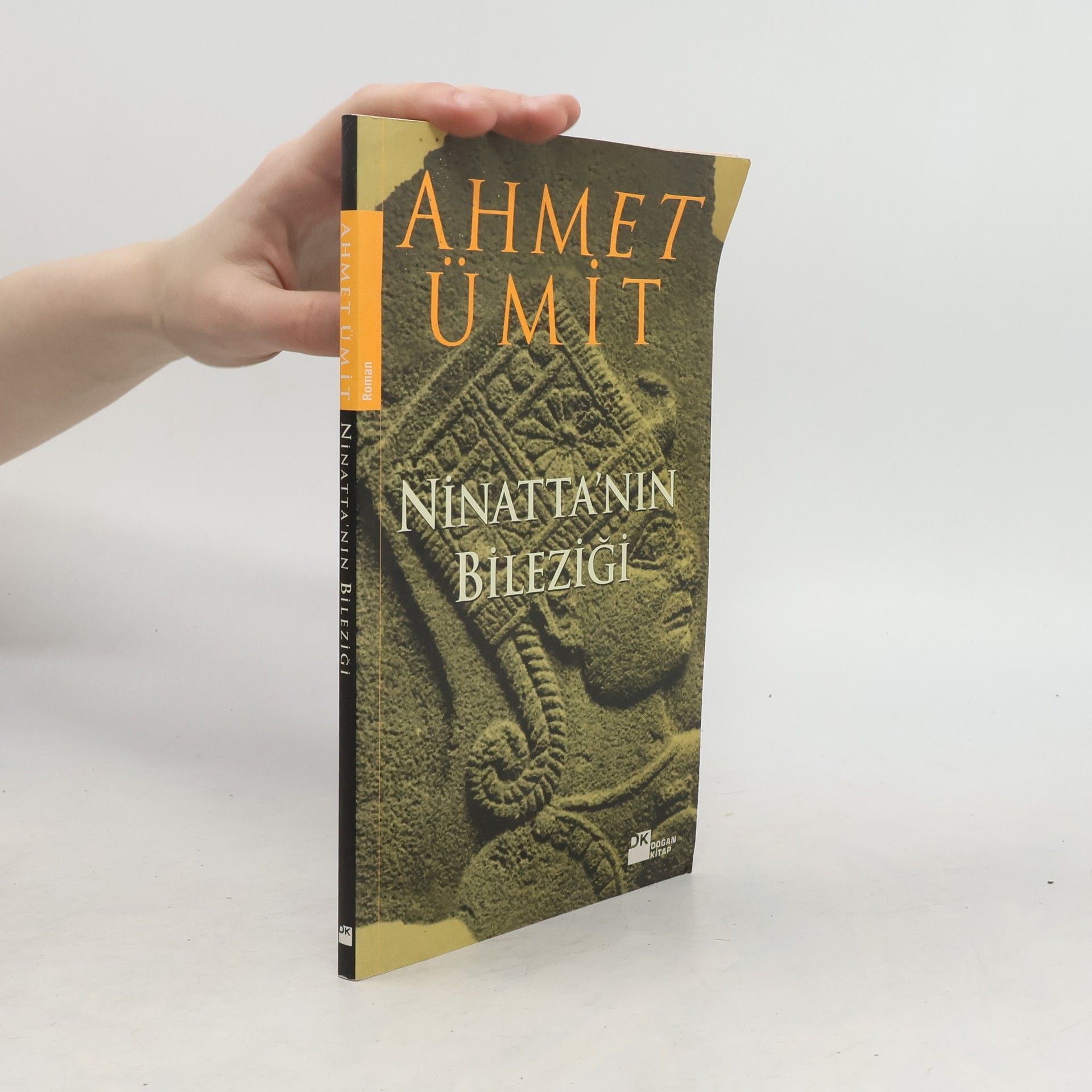 Ahmet Ümit Ninatta'nın bileziği