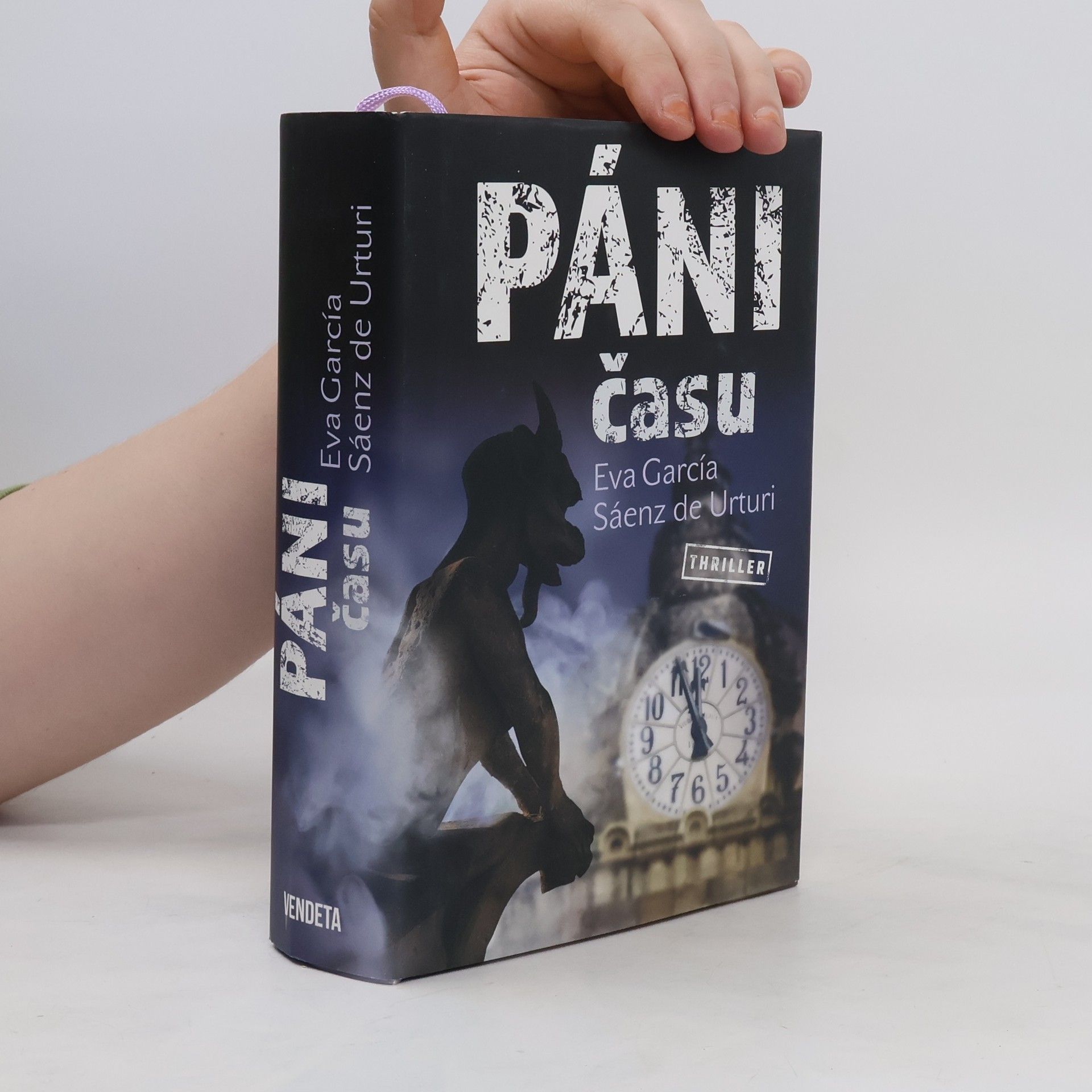 Eva García Sáenz Páni času