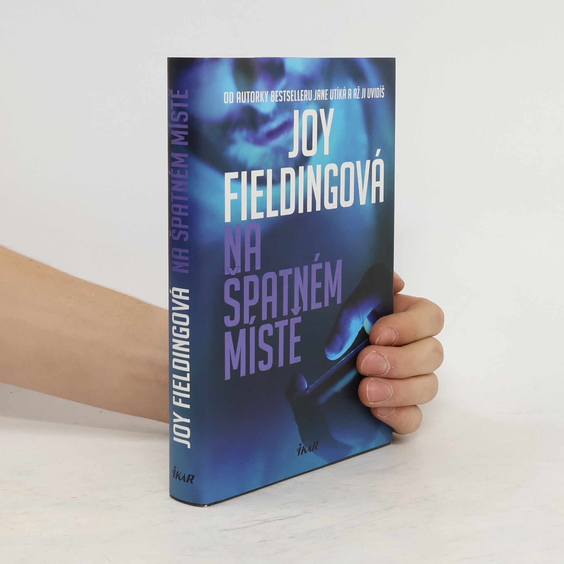 Joy Fielding Na špatném místě