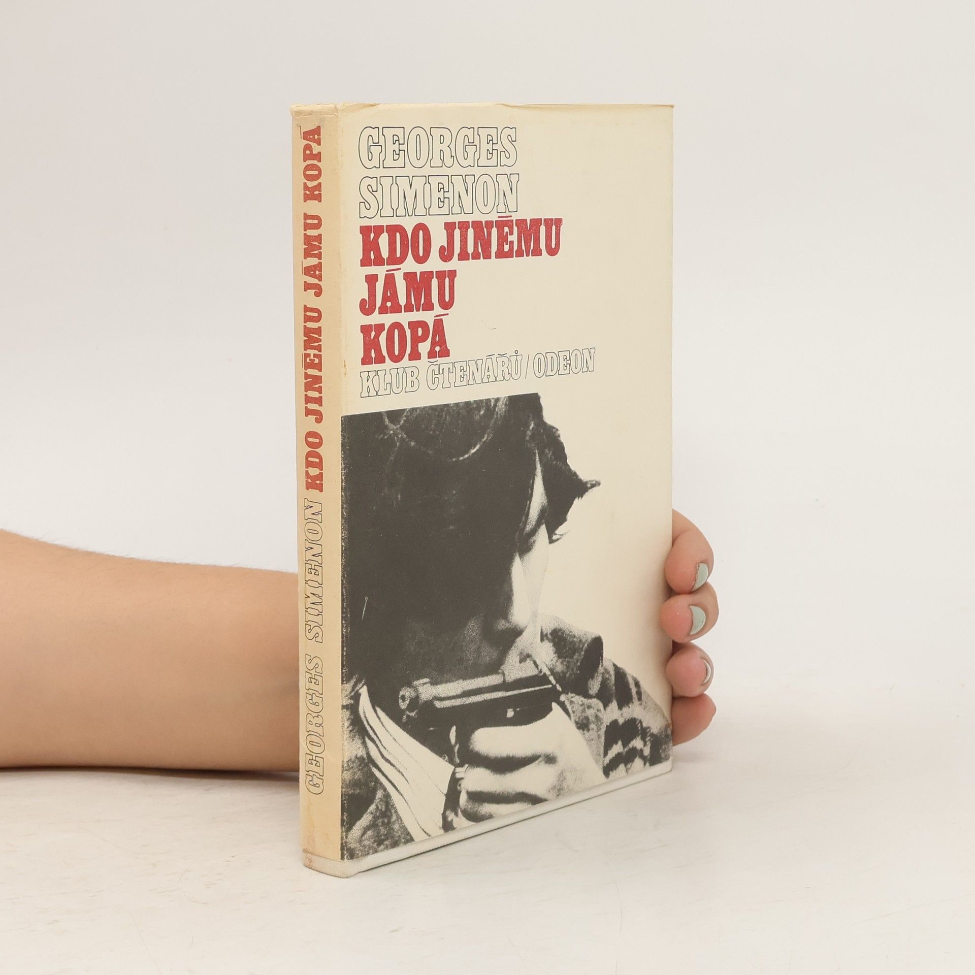 Georges Simenon Kdo jinému jámu kopá