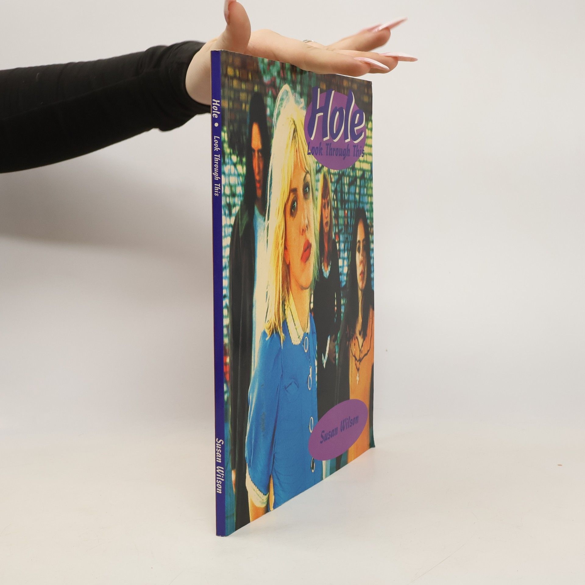 Susan Wilson Hole : look through this