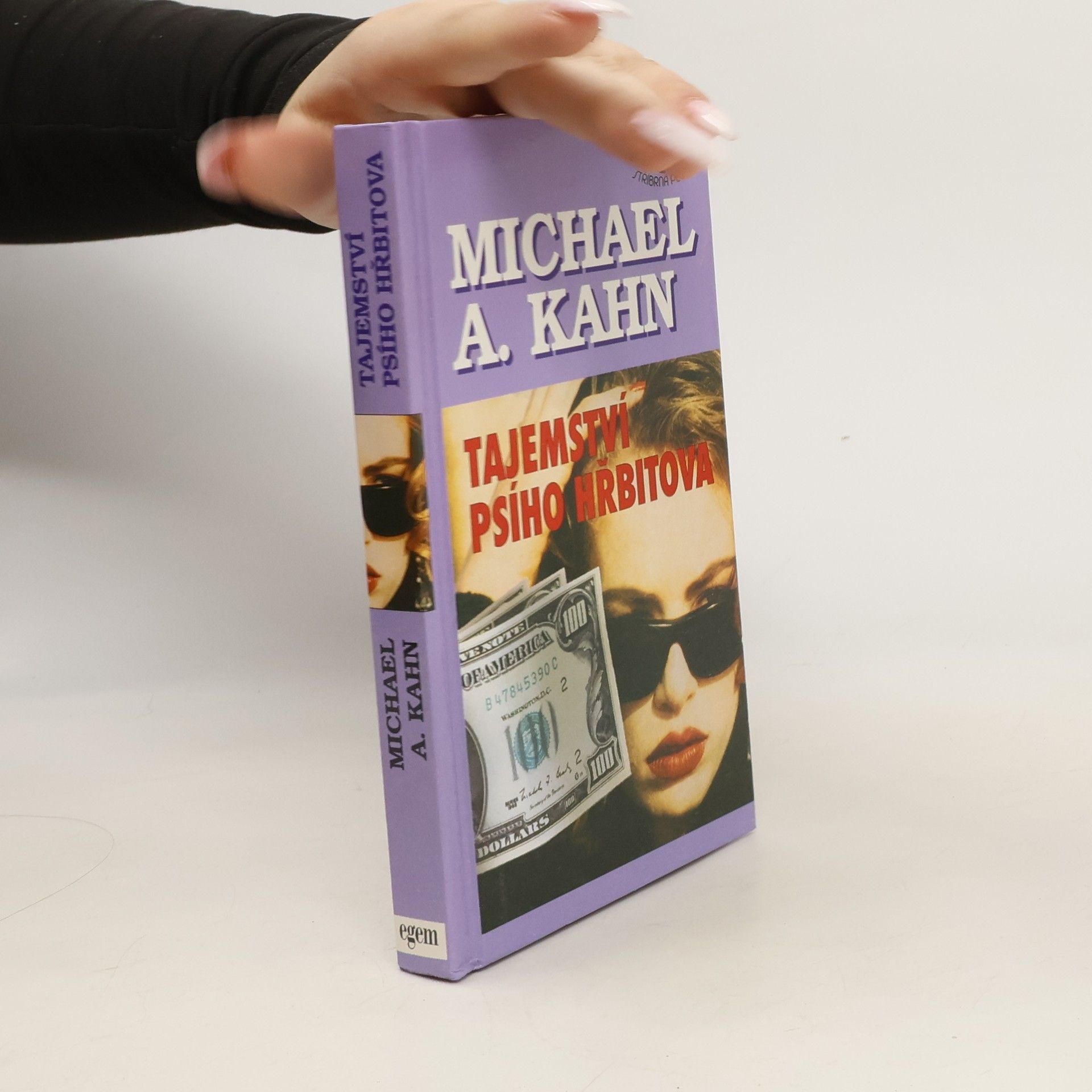 Michael A. Kahn Tajemství psího hřbitova