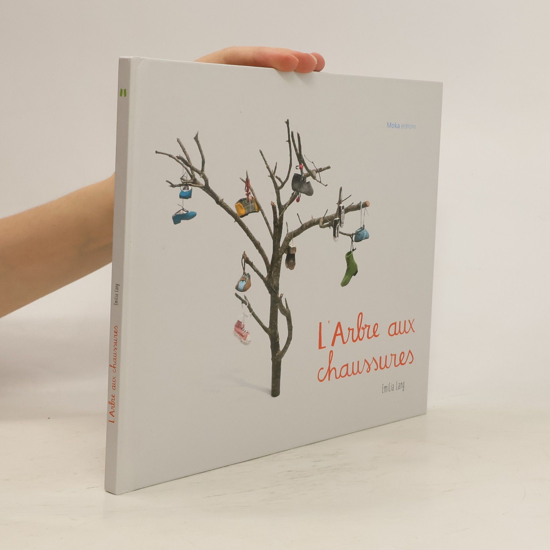 Emilia Lang L'arbre aux chaussures