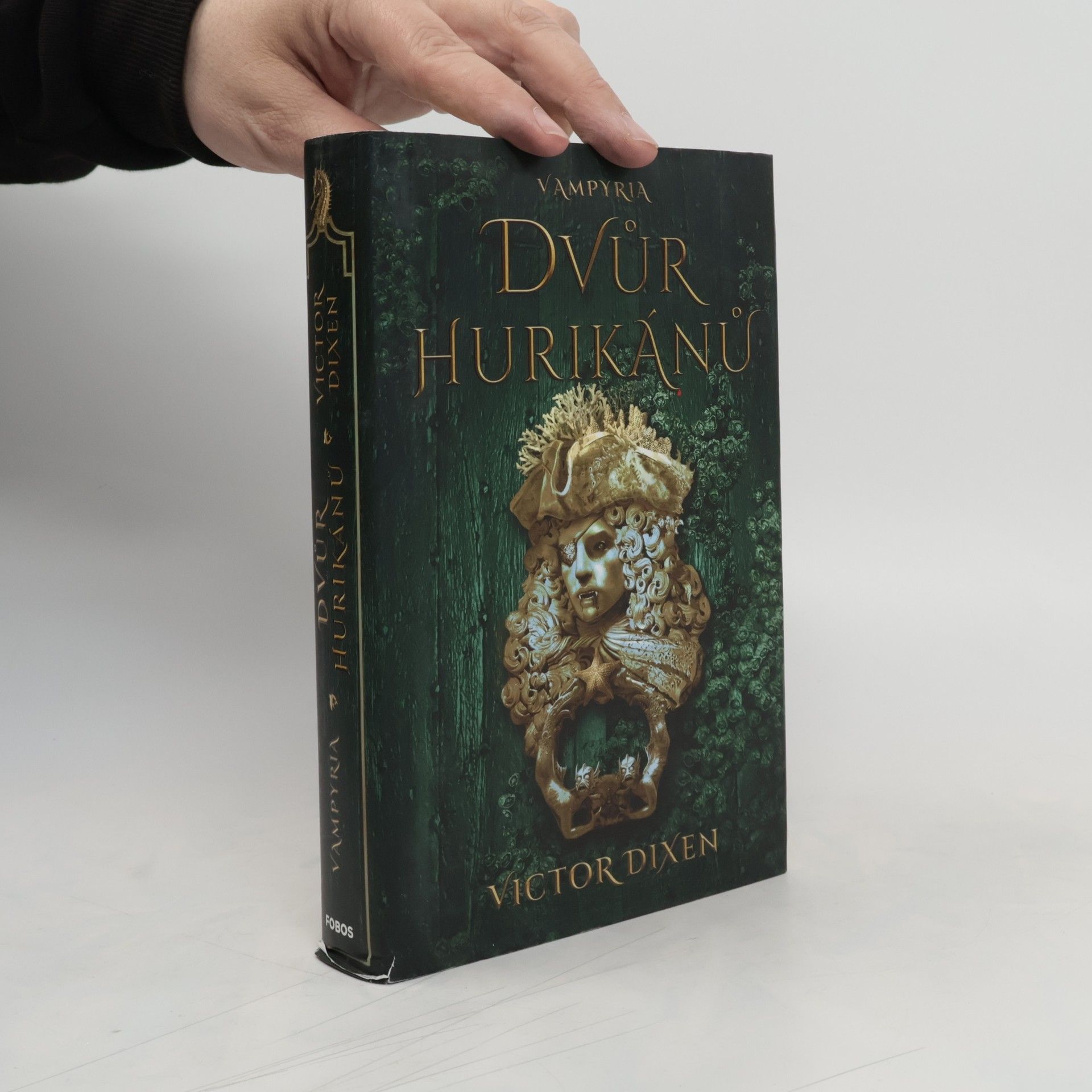 Alice Kottová Vampyria. Dvůr hurikánů
