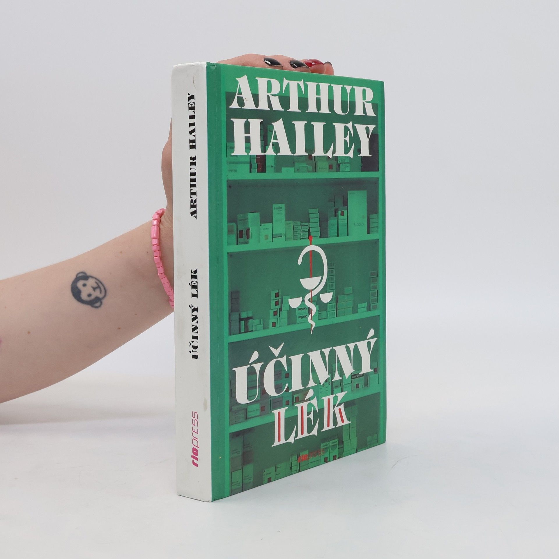 Arthur Hailey Účinný lék