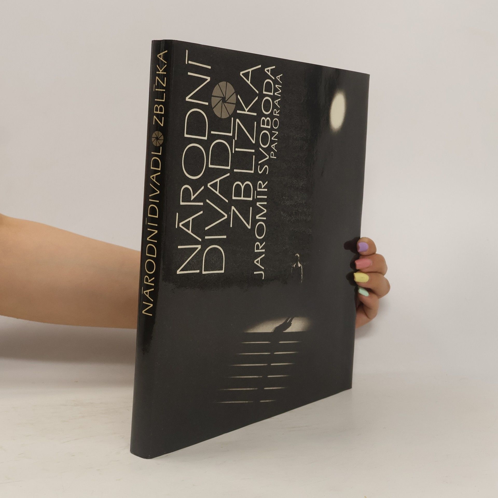 Collectif d'auteurs Národní divadlo zblízka