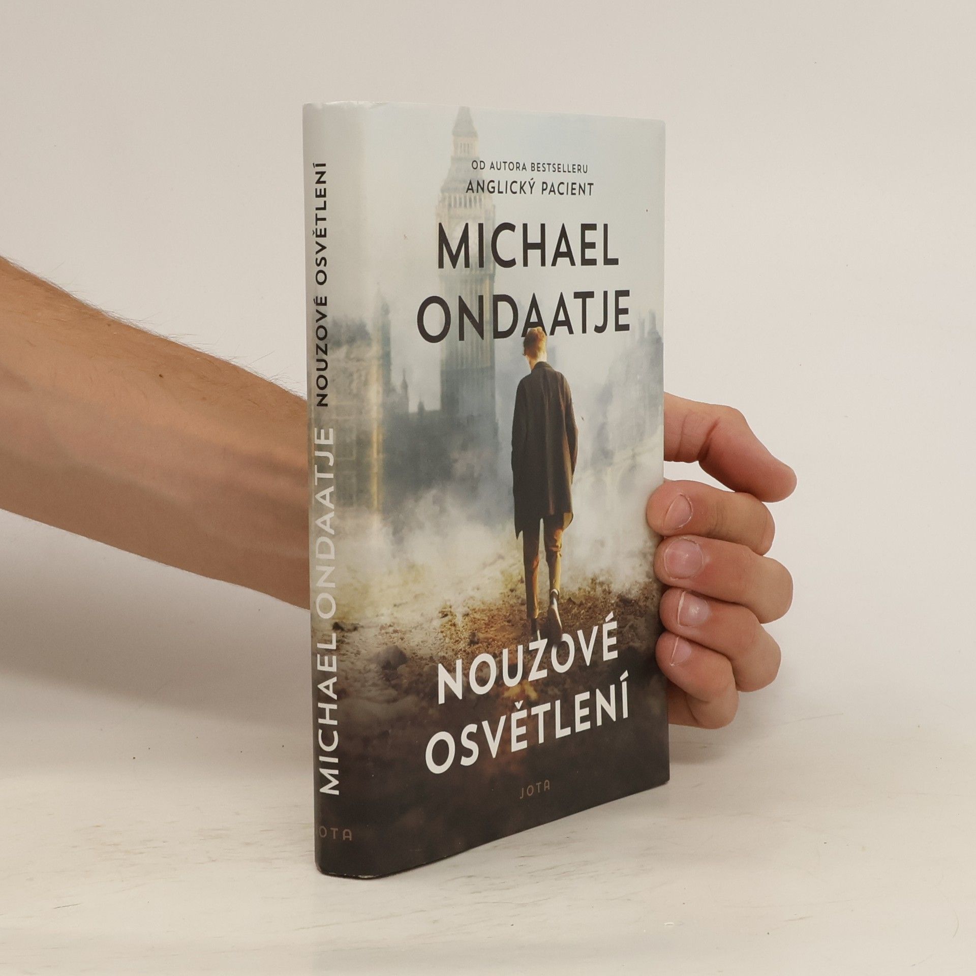 Michael Ondaatje Nouzové osvětlení