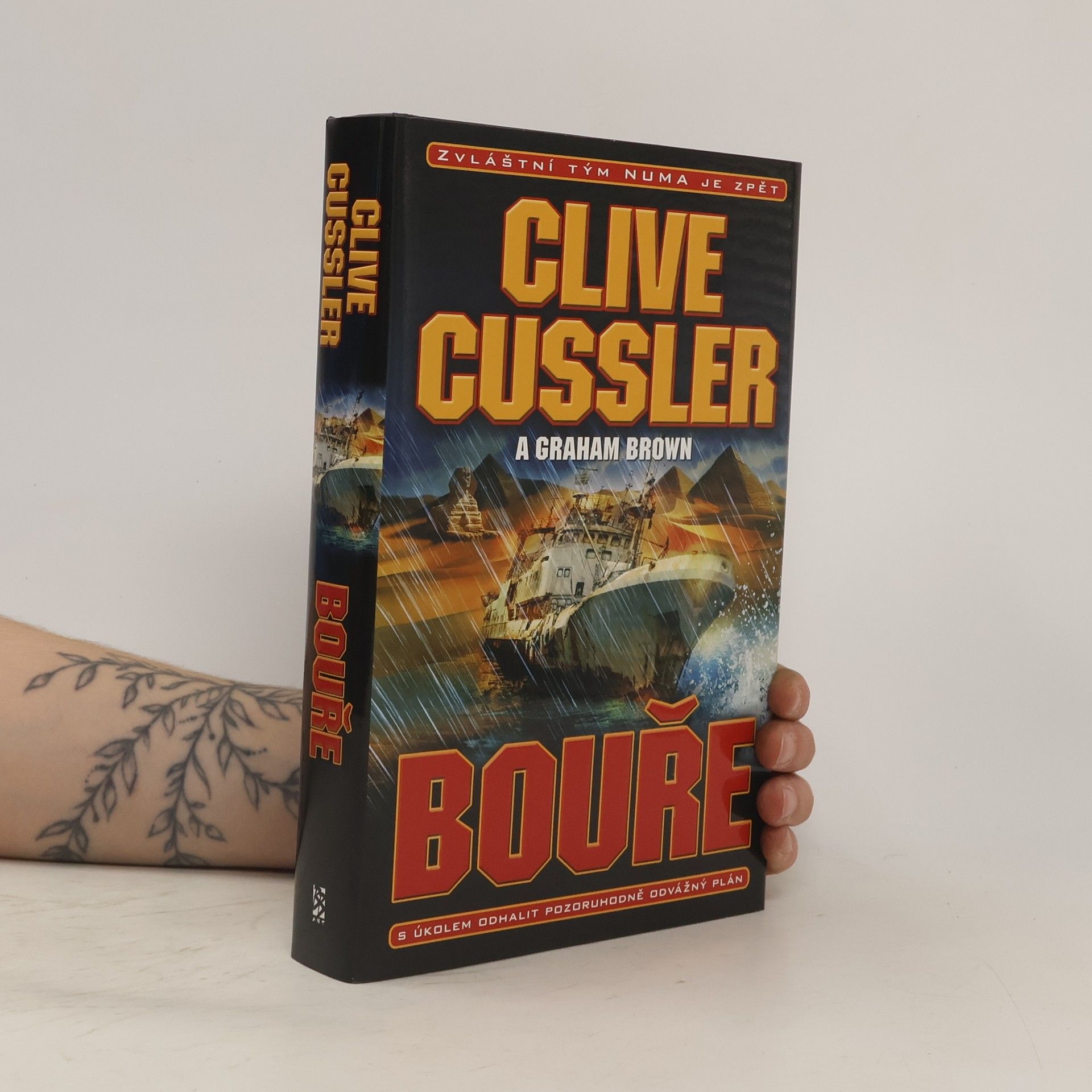 Clive Cussler Bouře