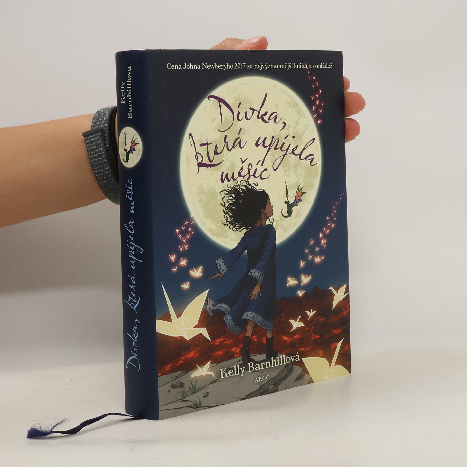 Kelly Barnhill Dívka, která upíjela měsíc