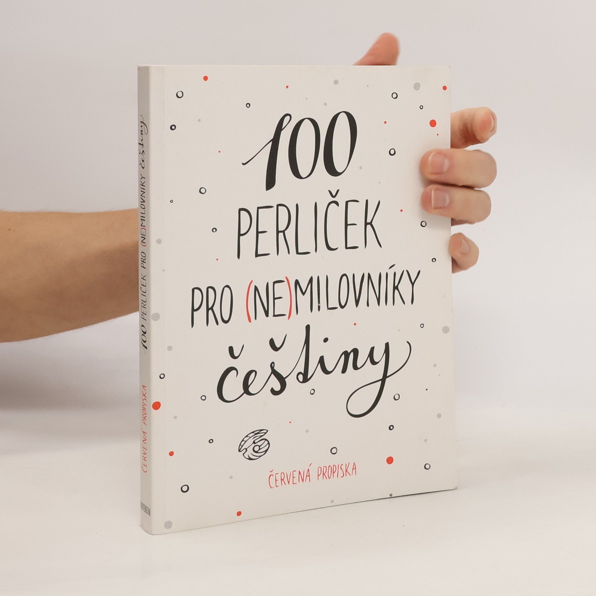 Karla Tchawou Tchuisseu 100 perliček pro (ne)milovníky češtiny