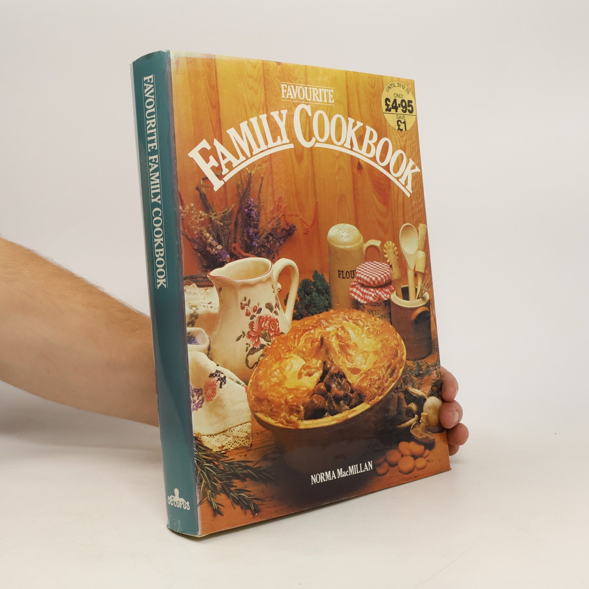 Norma MacMillan Favourite Family Cookbook