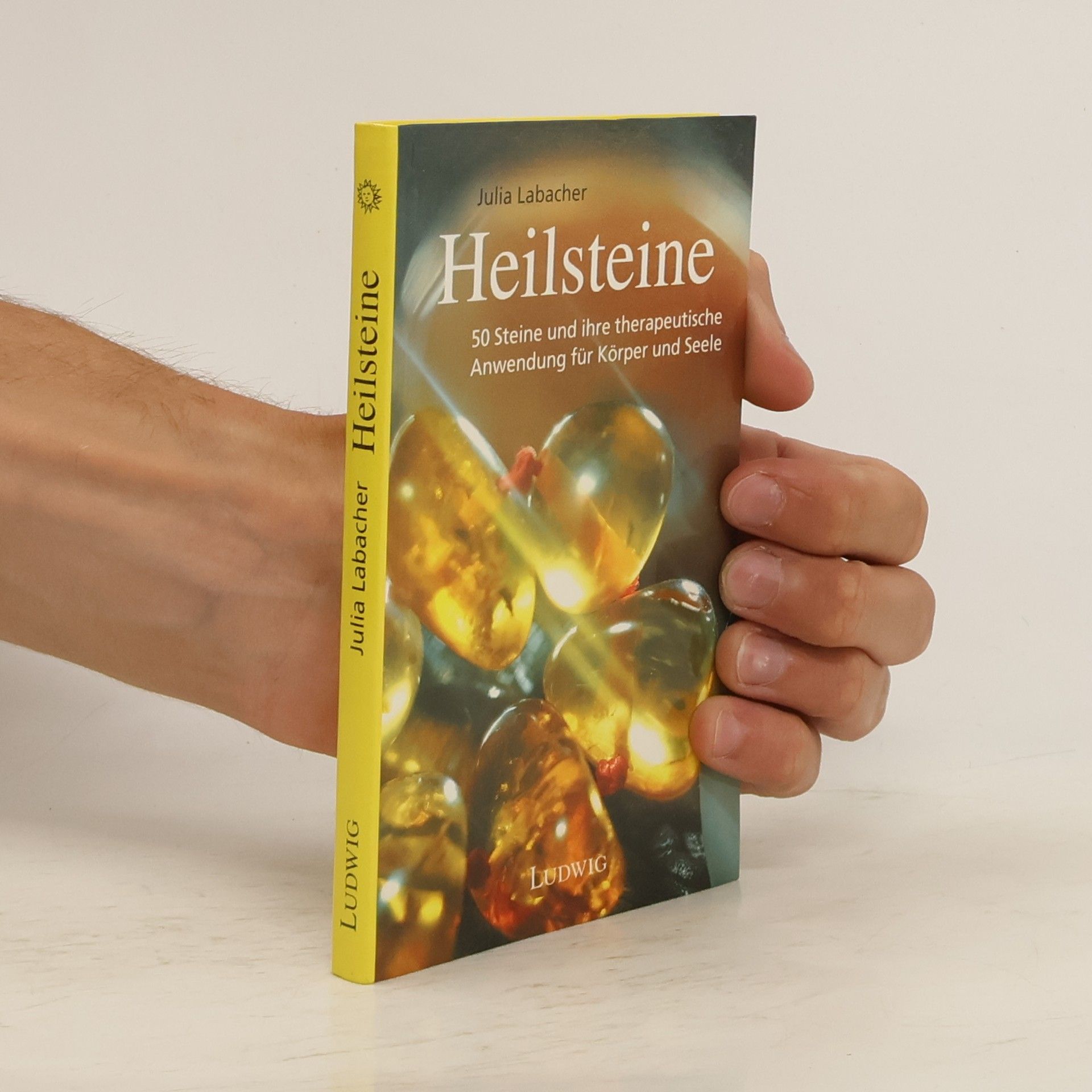 Julia Labacher Heilsteine