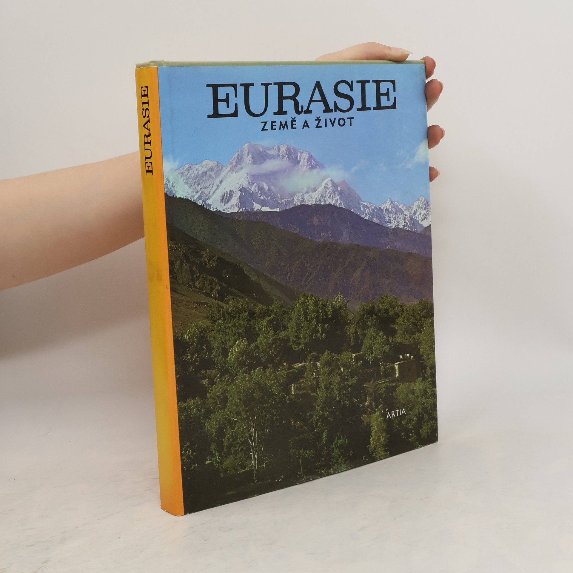 kolektiv Eurasie. Země a život