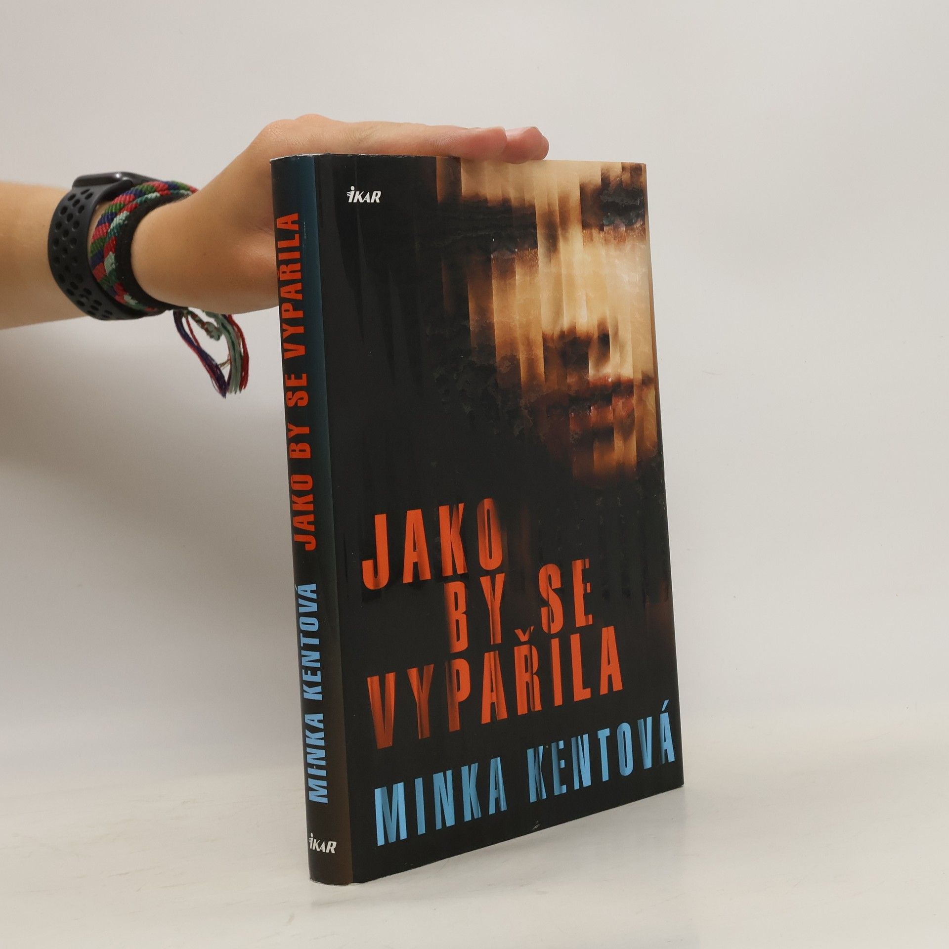 Minka Kent Jako by se vypařila