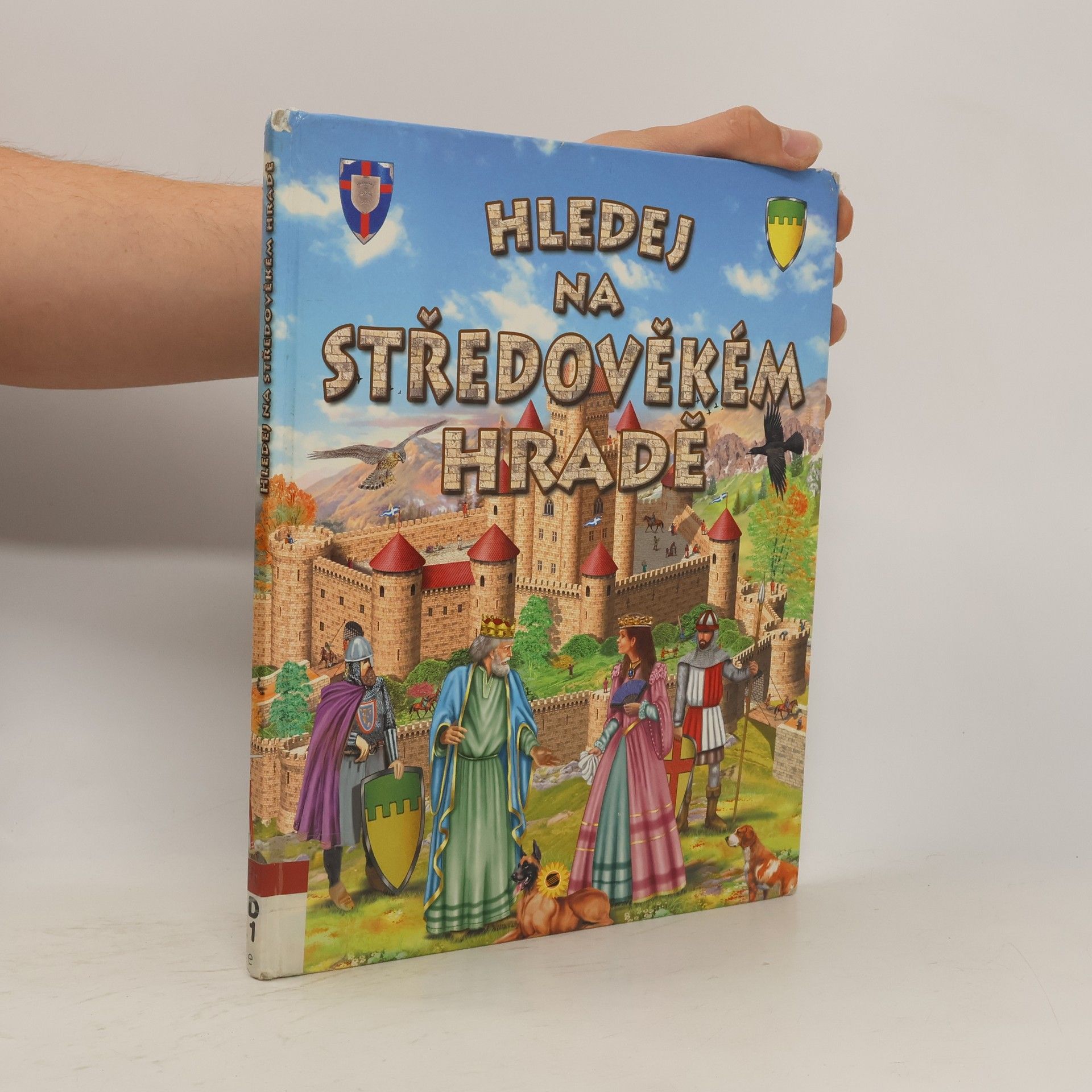 Francisca Valiente Hledej na středověkém hradě