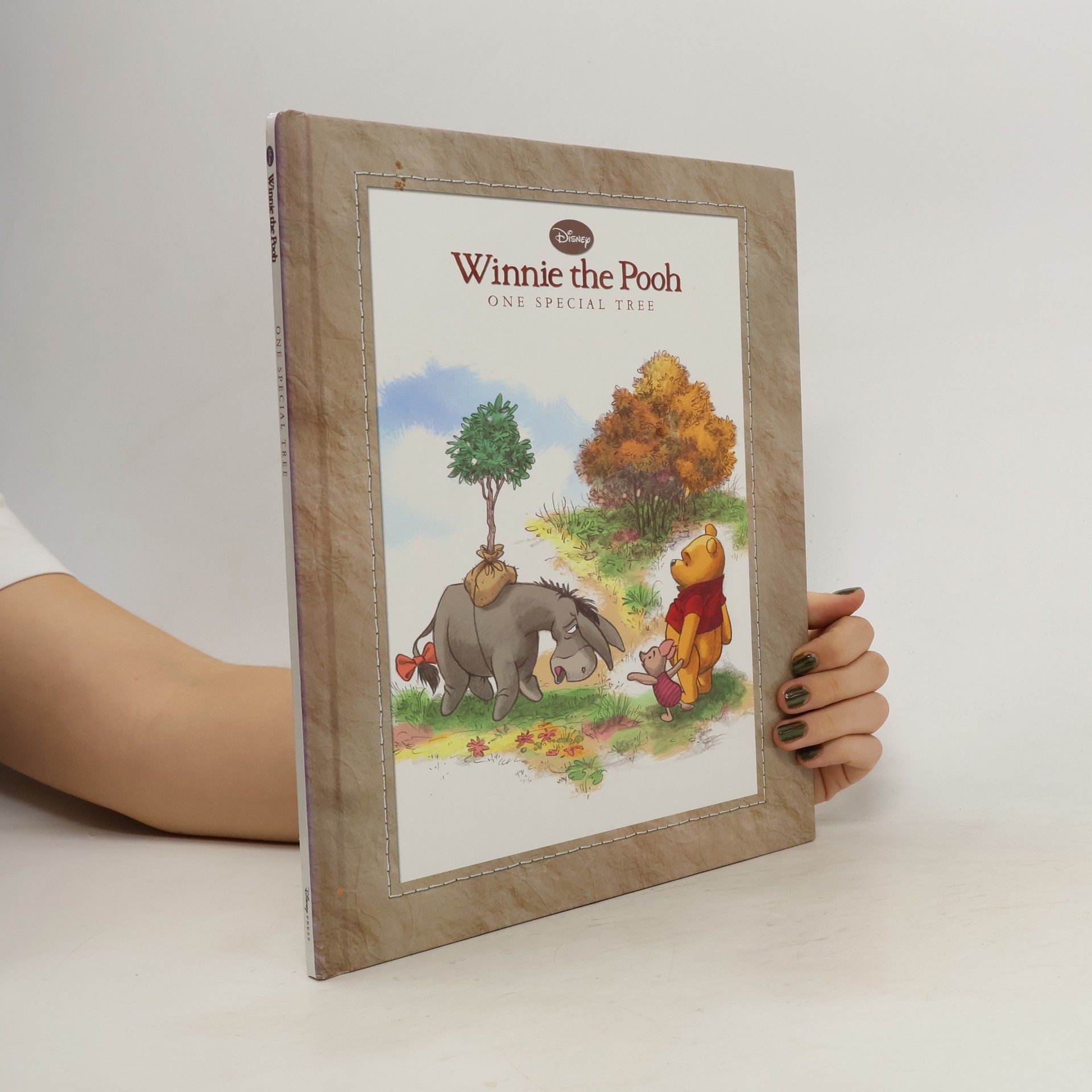 Collectif d'auteurs Winnie the Pooh. One Special Tree