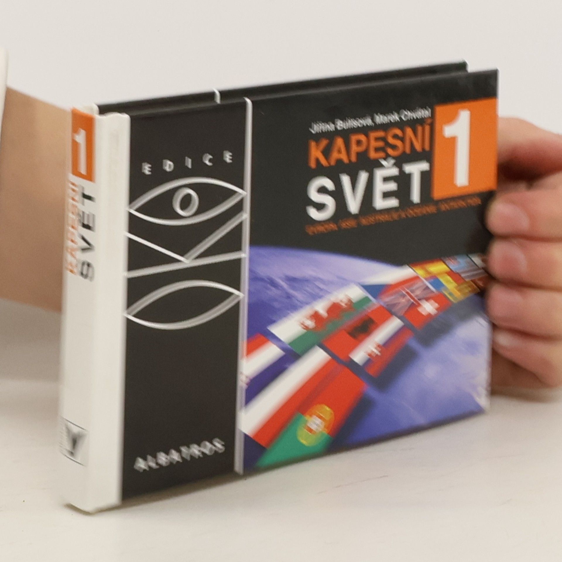 Jiřina Bulisová Kapesní svět 1 : [Evropa, Asie, Austrálie a Oceánie, Antarktida]