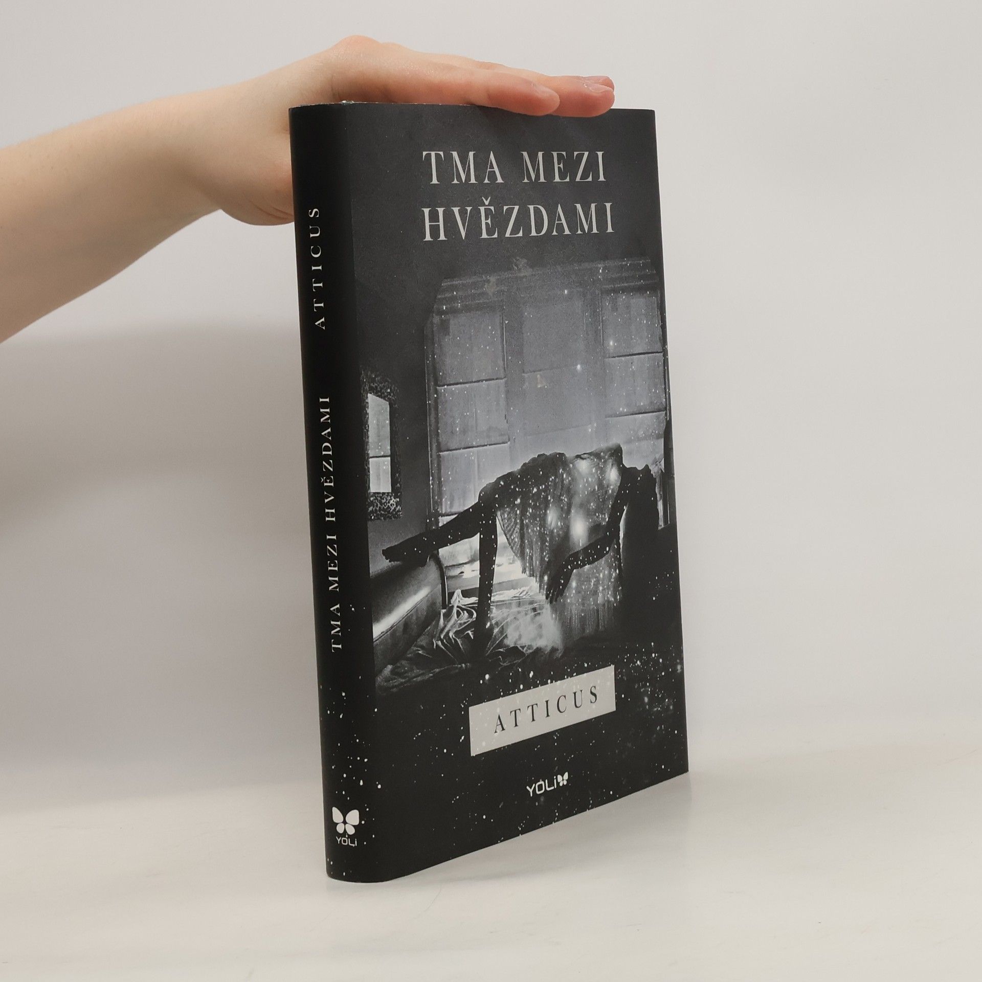 Atticus Tma mezi hvězdami