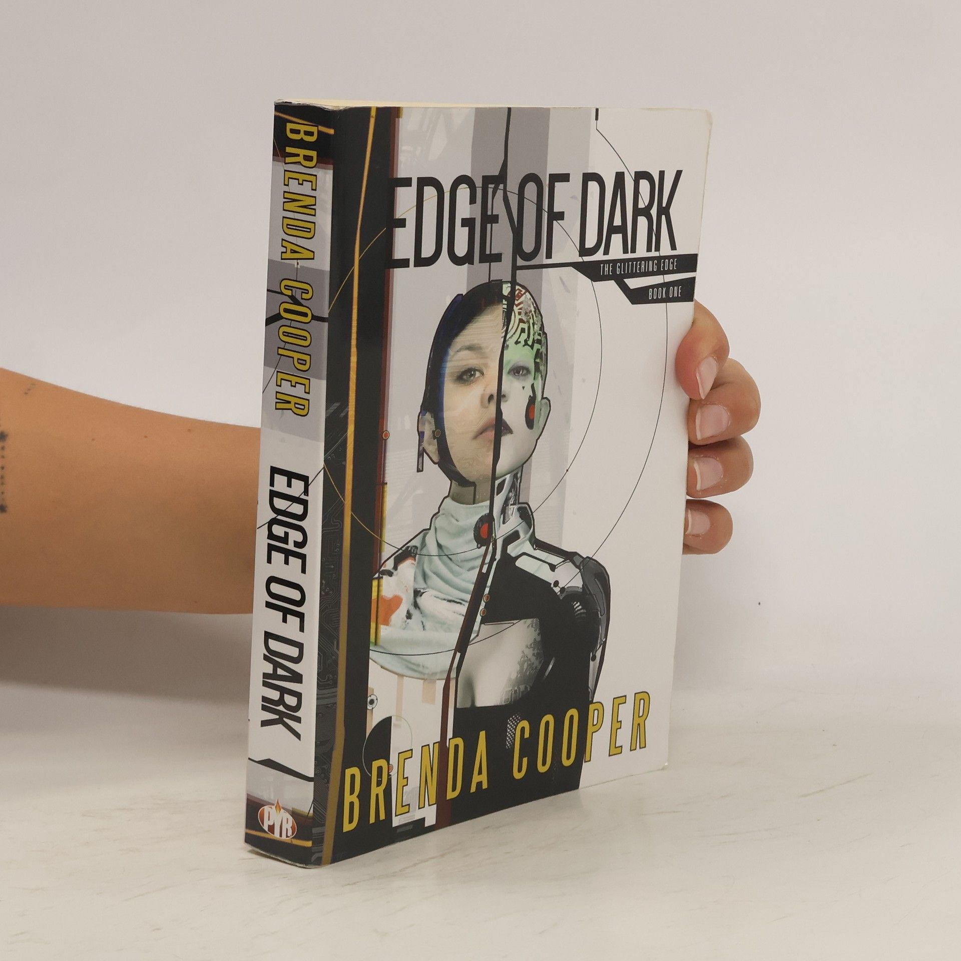Brenda Cooper Edge of Dark