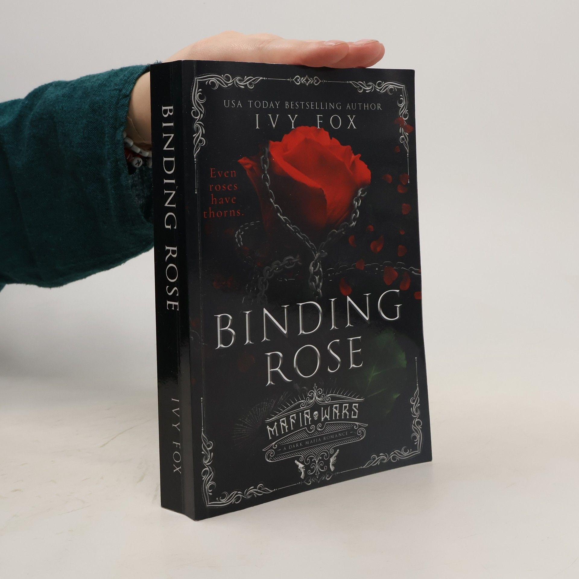 Ivy Fox Binding Rose