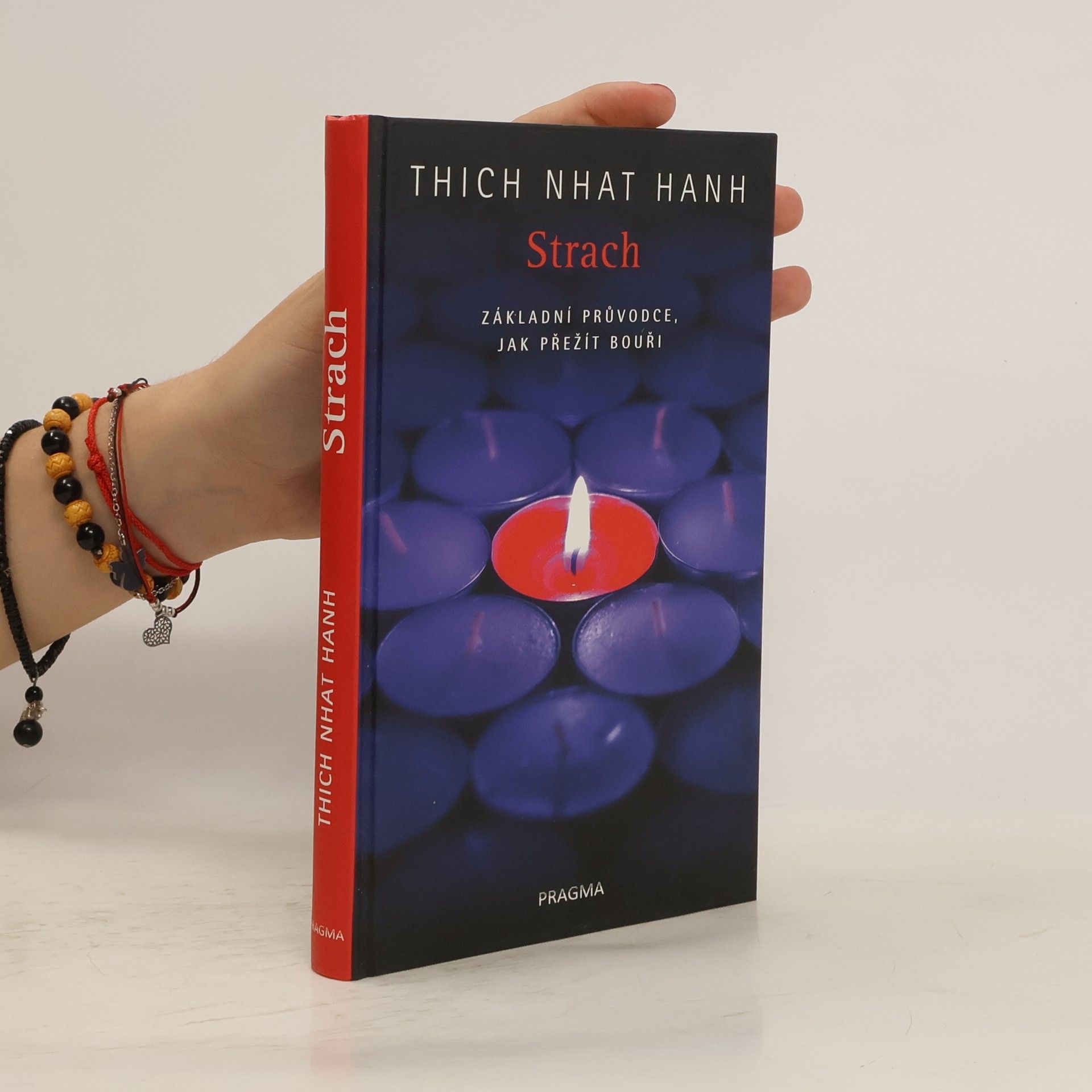 Hạnh Nhat Strach: Základní průvodce, jak přežít bouři