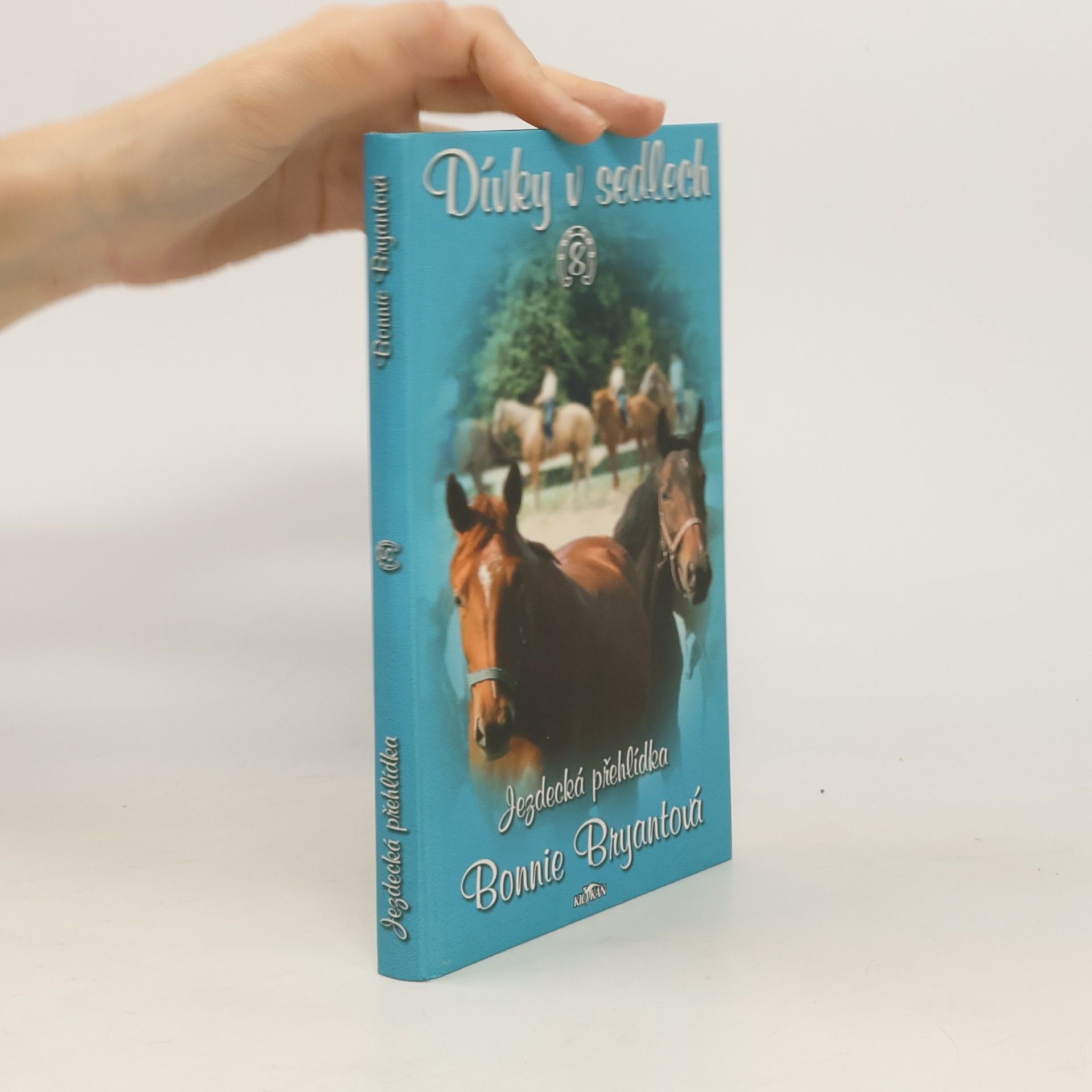 B. B. Hiller Dívky v sedlech. 8, Jezdecká přehlídka