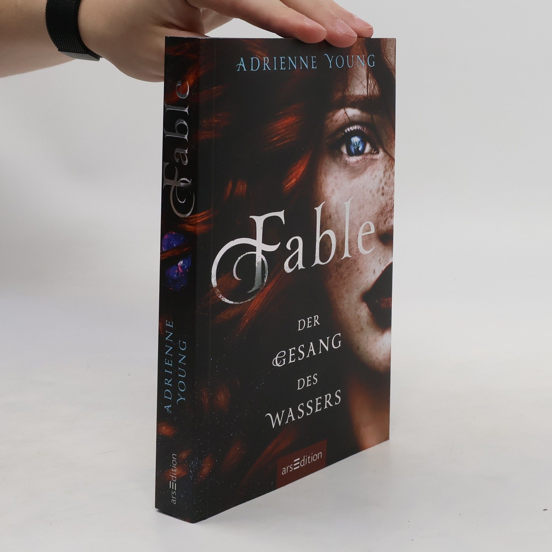 Adrienne Young Fable - Der Gesang des Wassers (Fable 1)