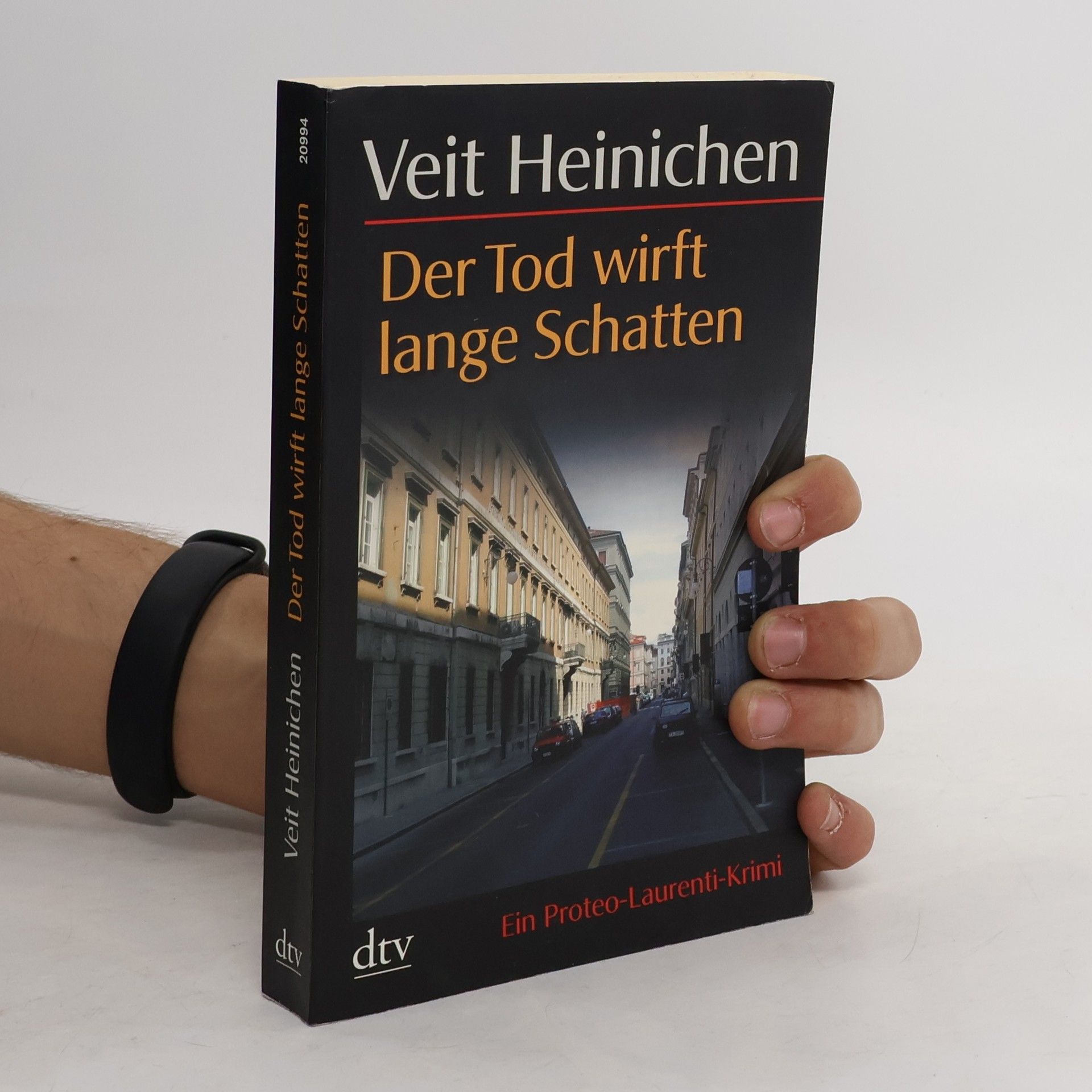 Veit Heinichen Der Tod wirft lange Schatten
