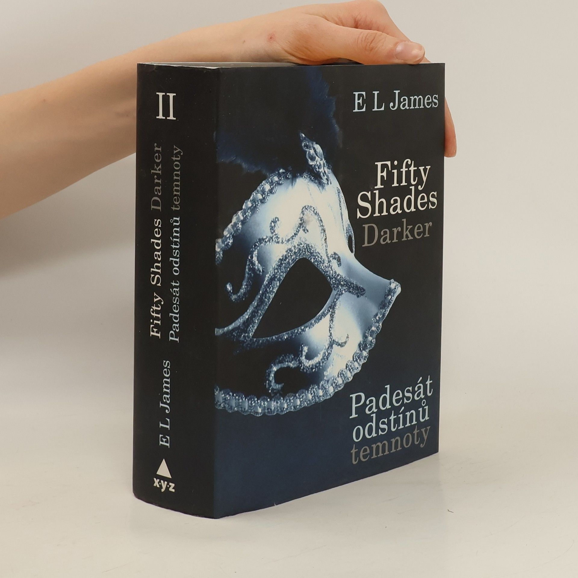 E. L. James Padesát odstínů temnoty
