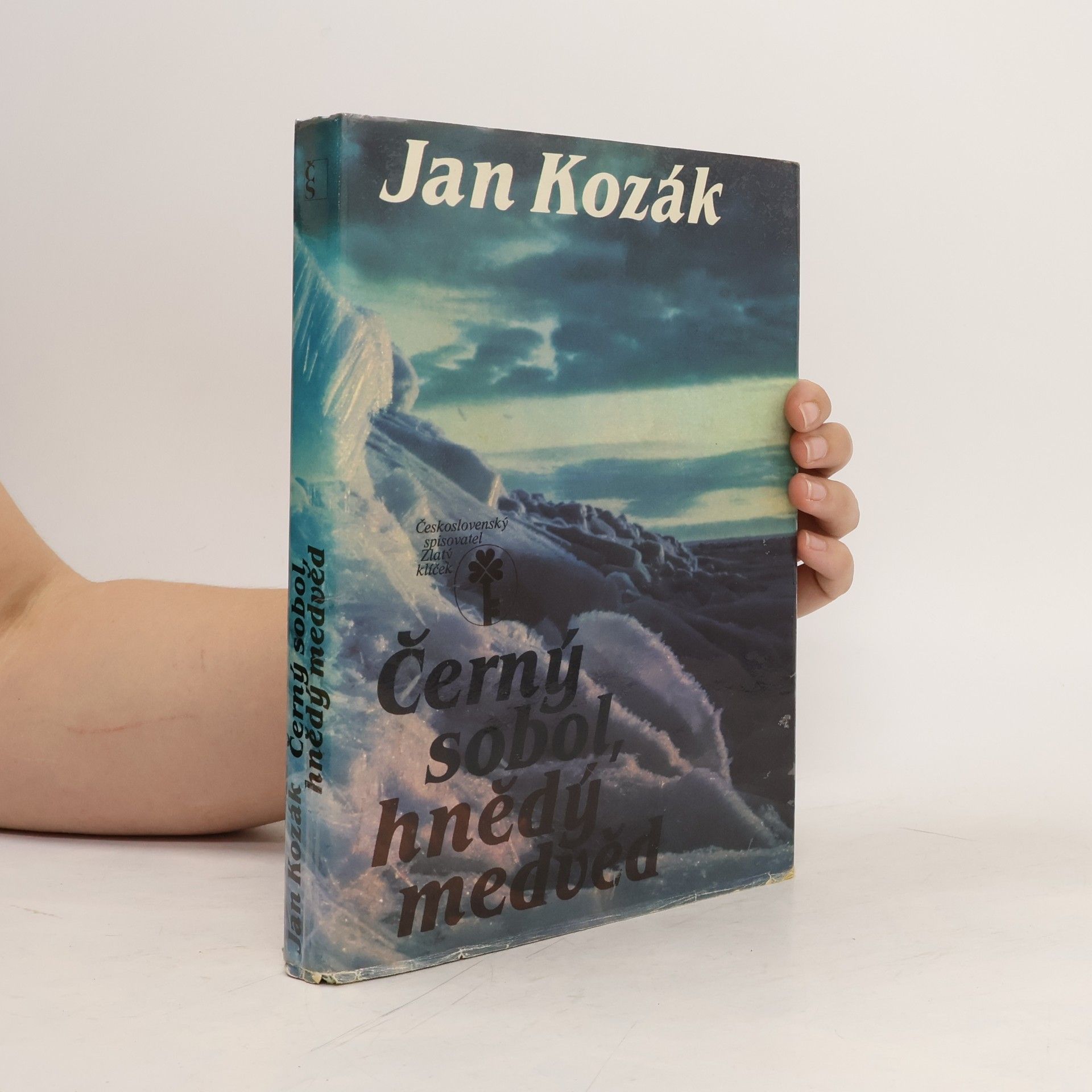 Jan A. Kozák Černý sobol, hnědý medvěd