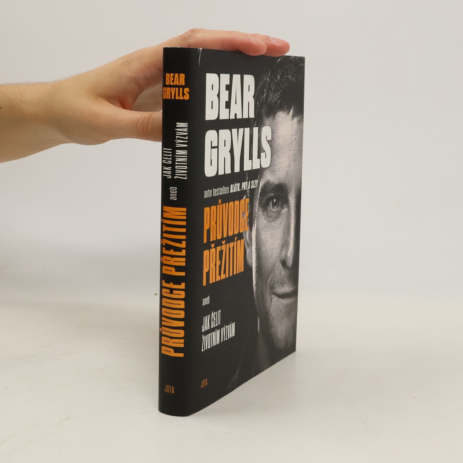 Bear Grylls Bear Grylls. Průvodce přežitím