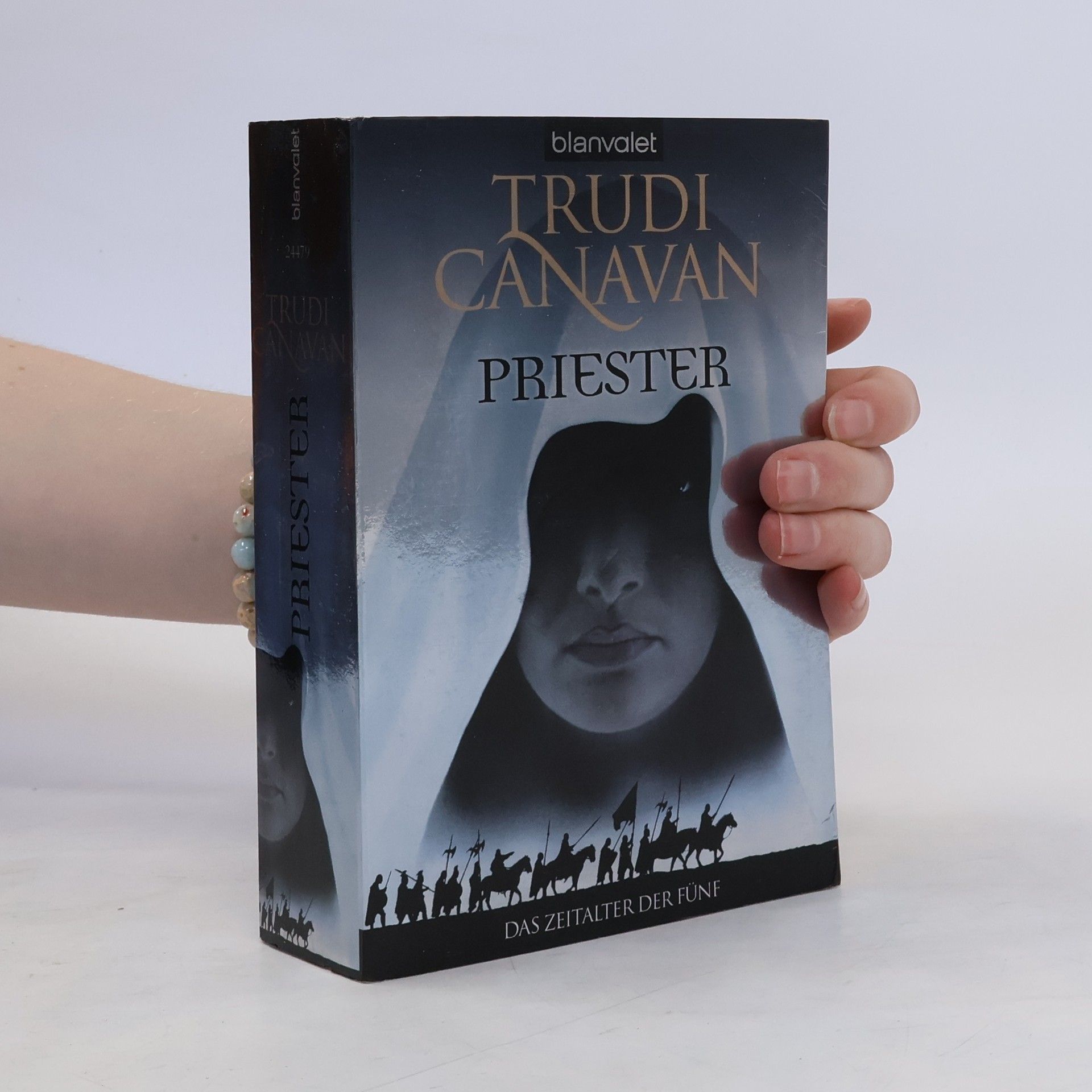 Trudi Canavan Priester