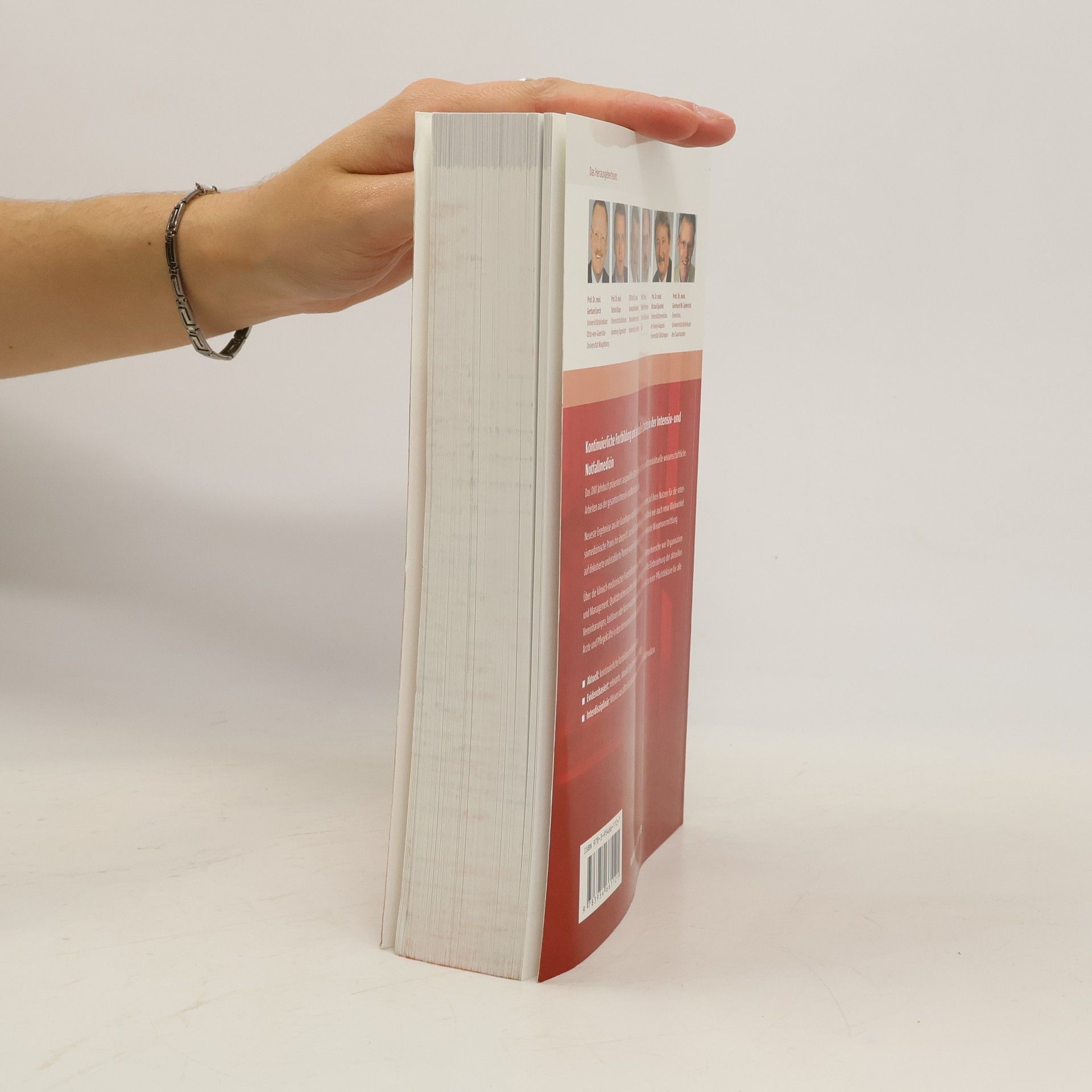 Various authors DIVI Jahrbuch 2014/2015