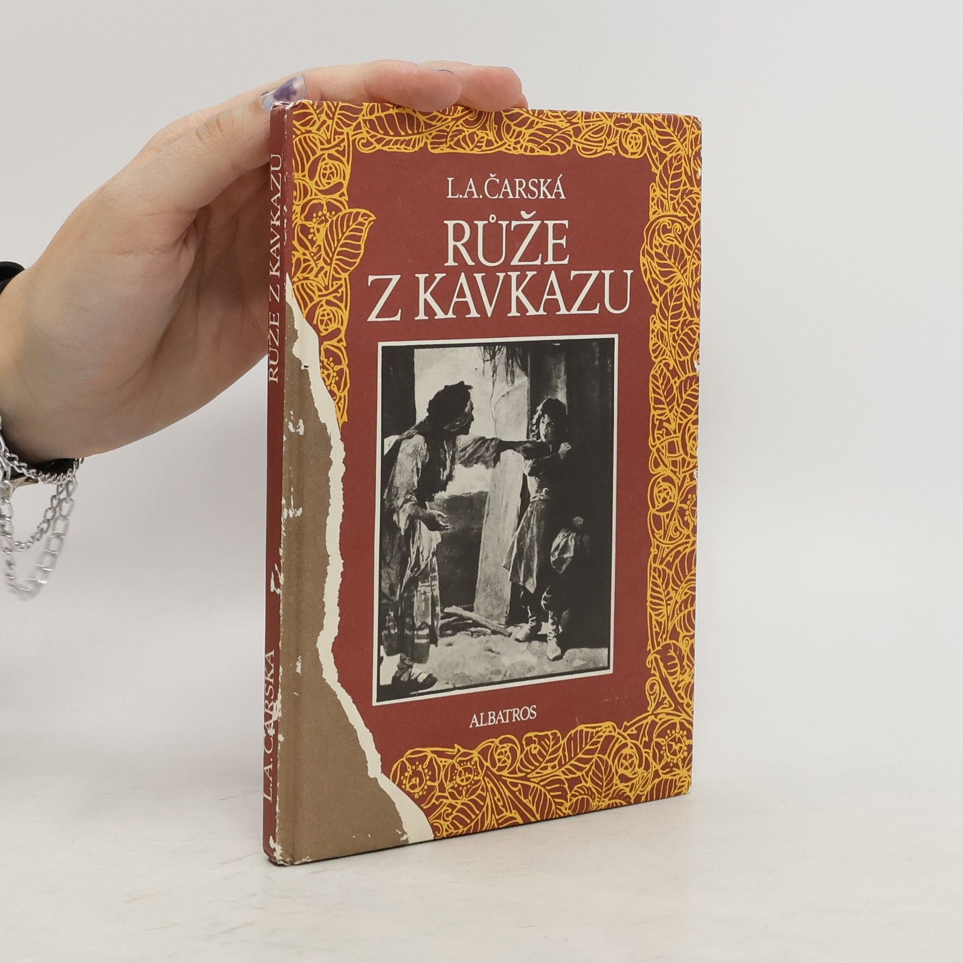 Lidija Aleksejevna Čarskaja Růže z Kavkazu. Dívčí román
